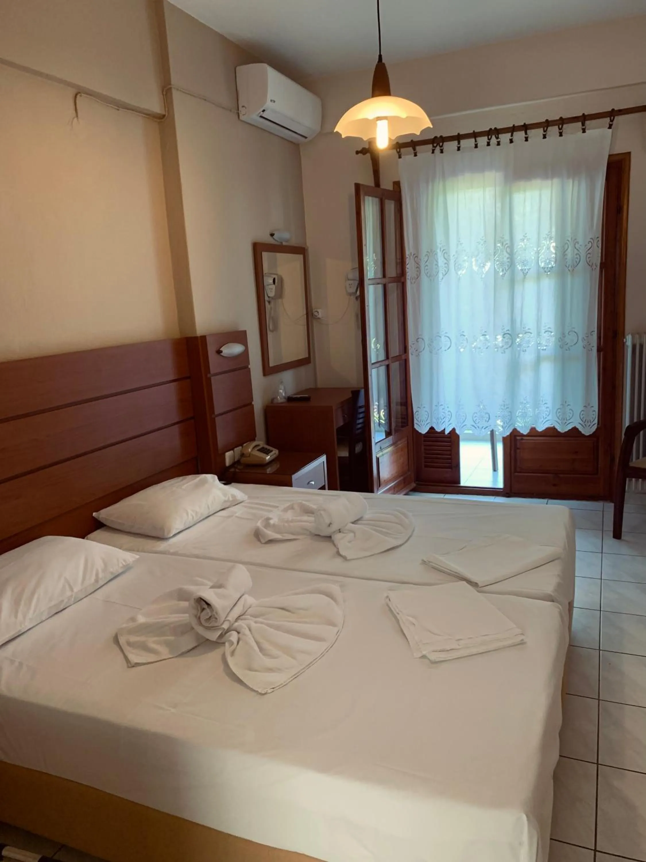 Bedroom, Bed in Hotel Eleana