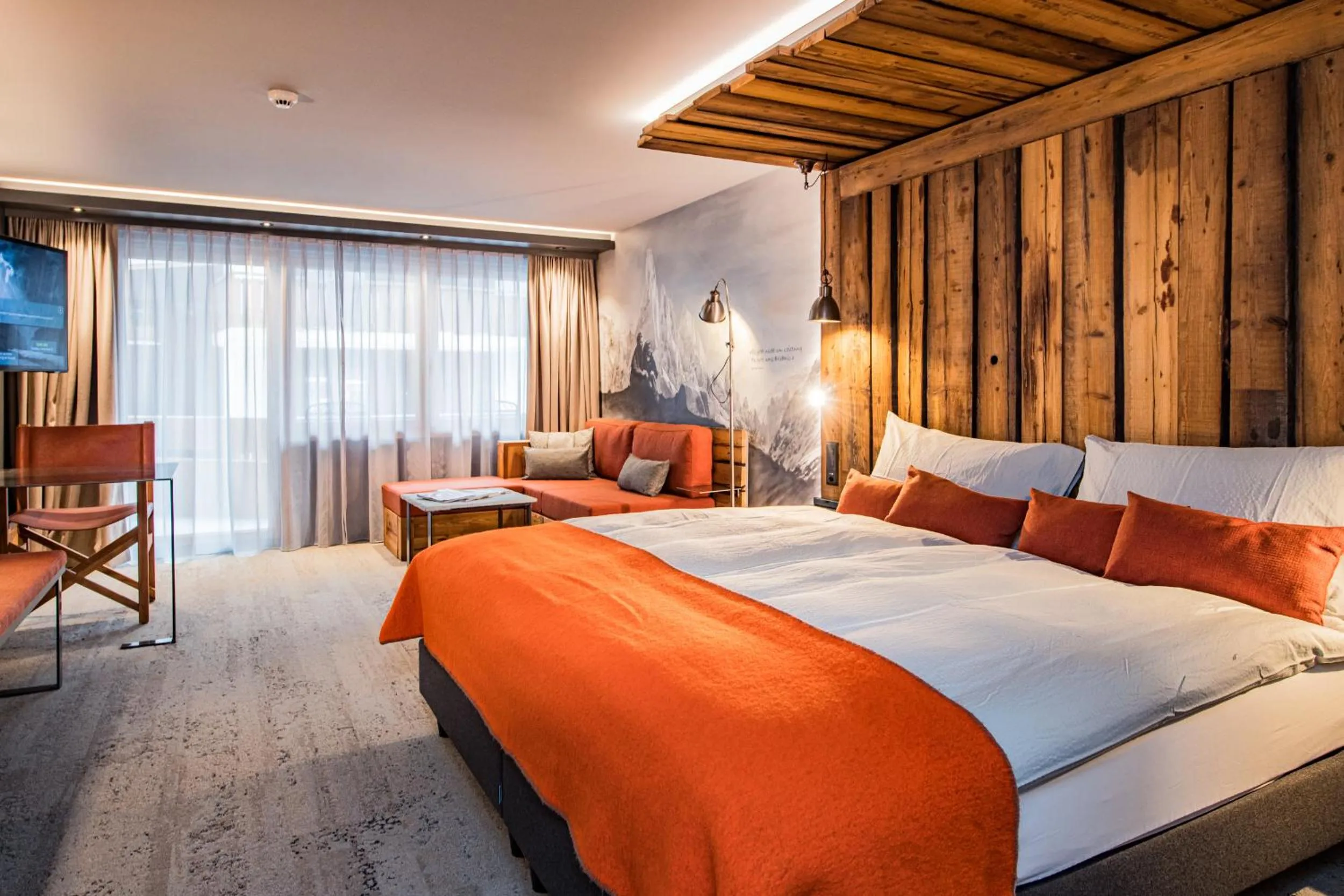 Bedroom, Bed in BaseCamp Hotel