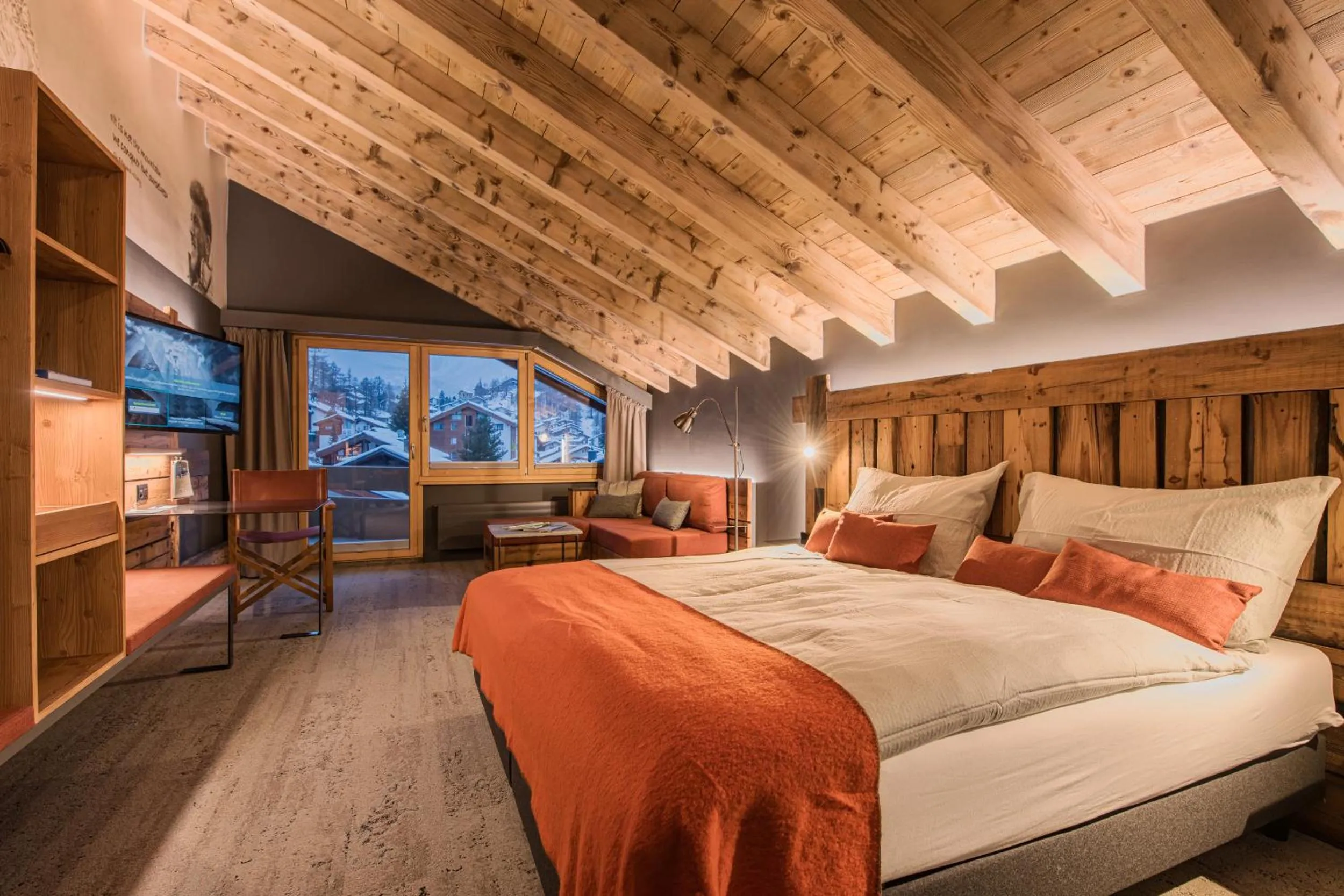 Bedroom, Bed in BaseCamp Hotel