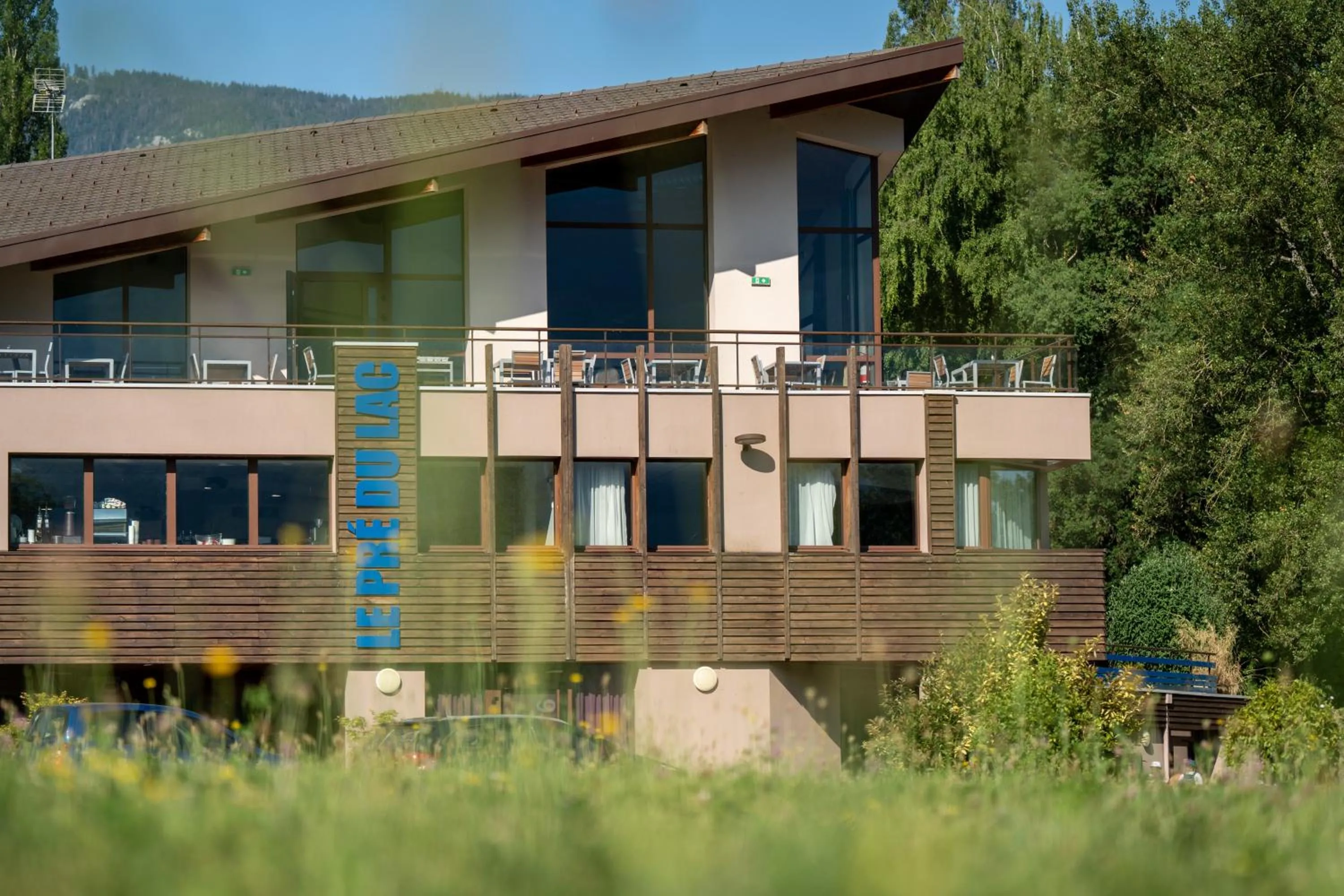 Property building in Le Pré du Lac