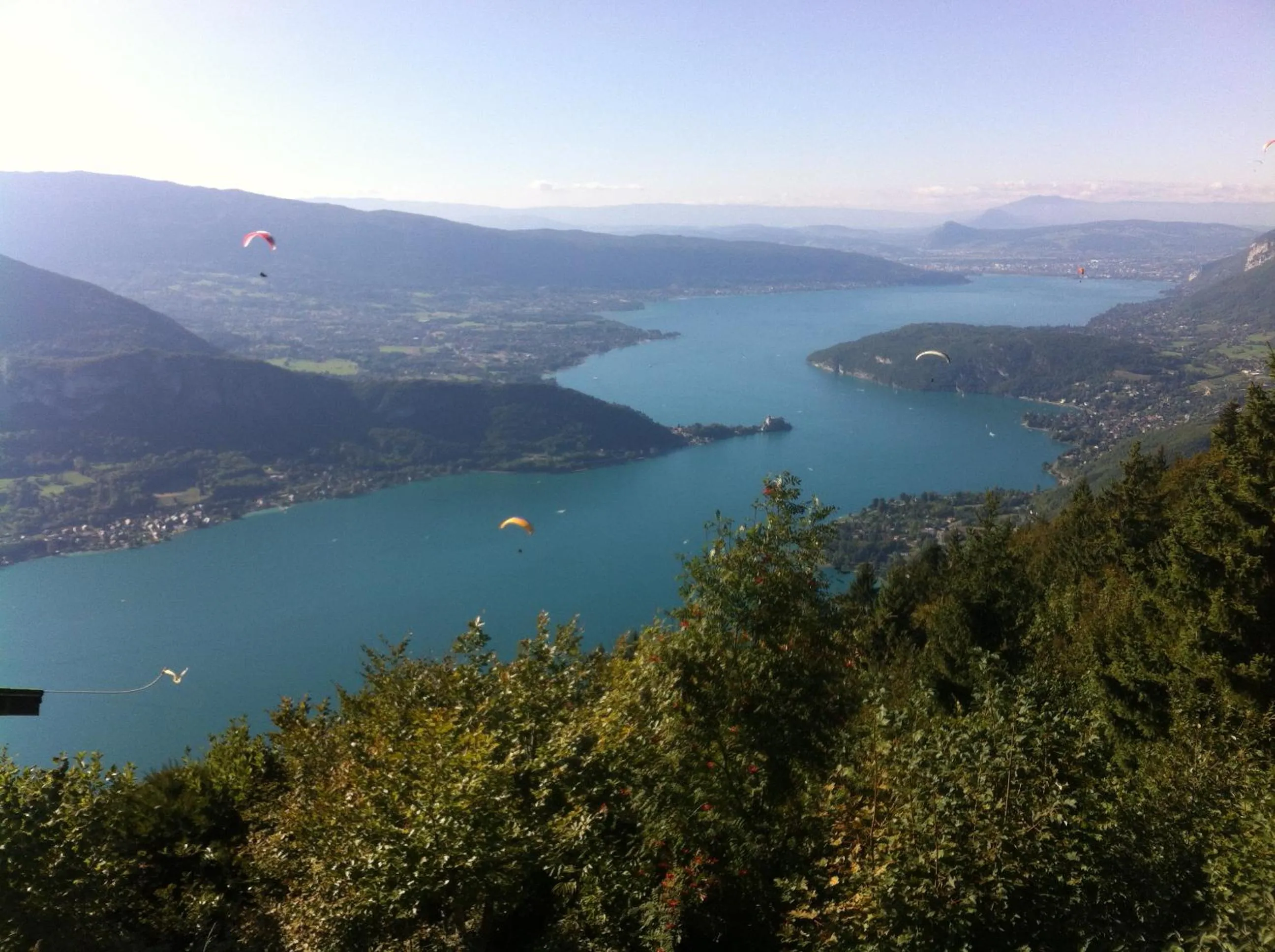 Nearby landmark in Le Pré du Lac