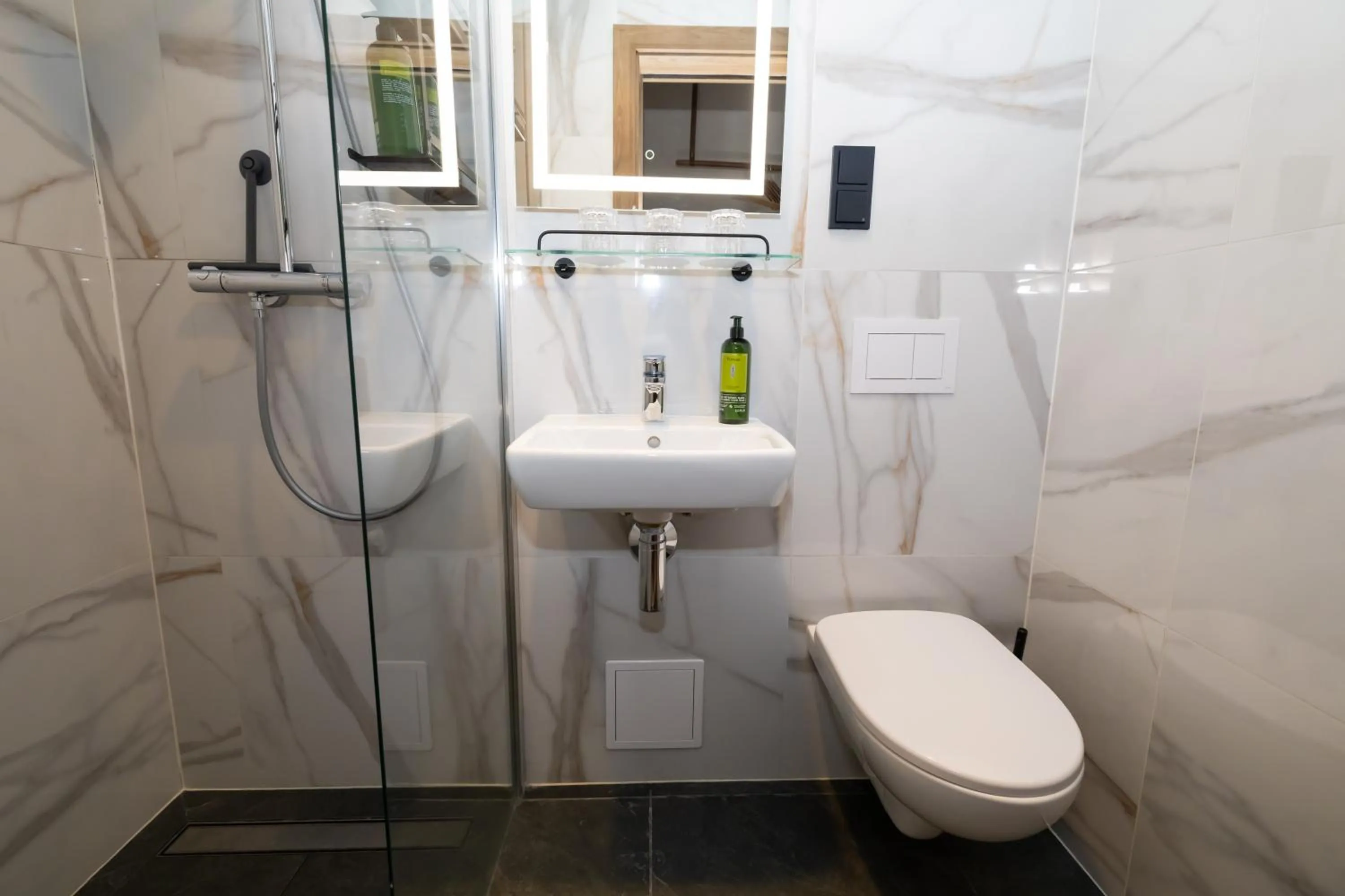 Shower in Hotel Akureyri