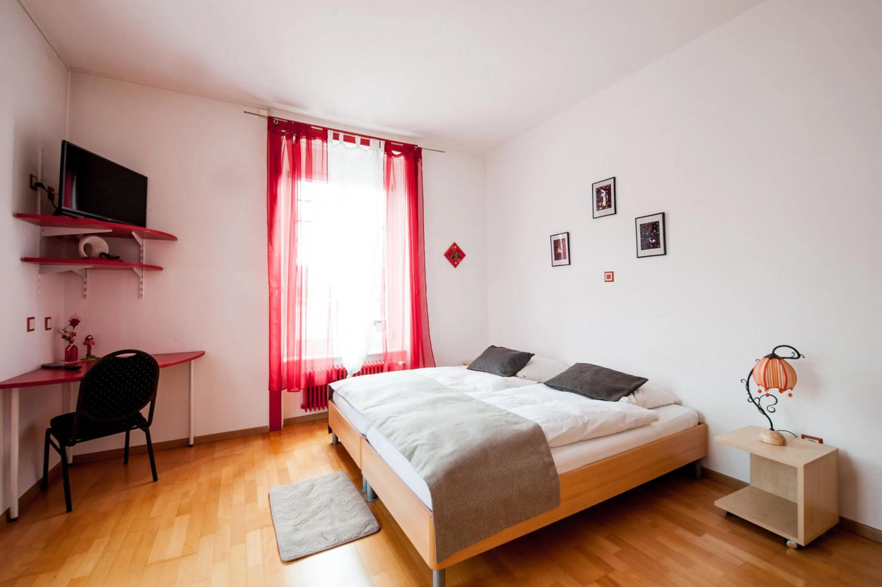 Photo of the whole room, Bed in Hotel Acacia