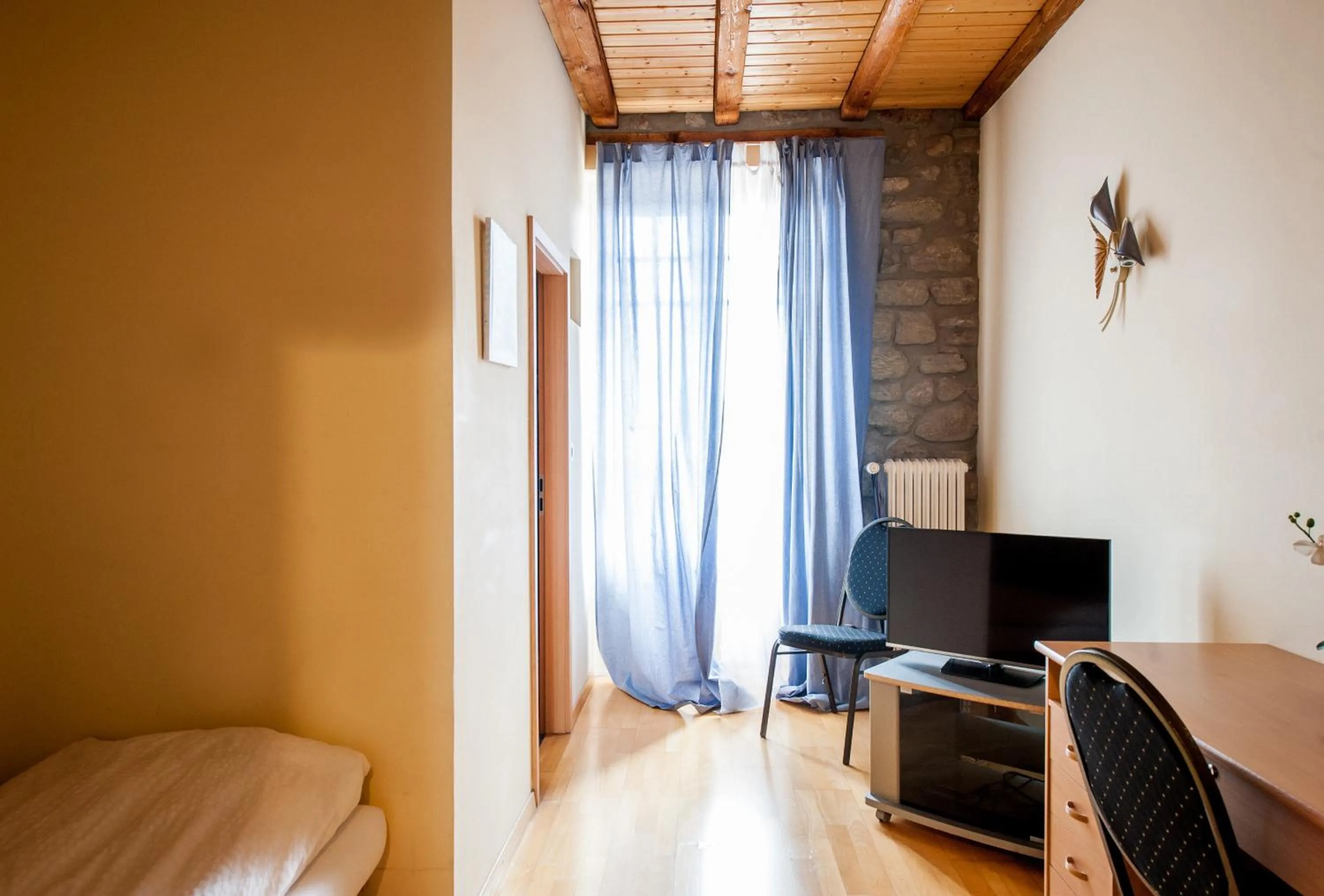 Photo of the whole room, Bed in Hotel Acacia