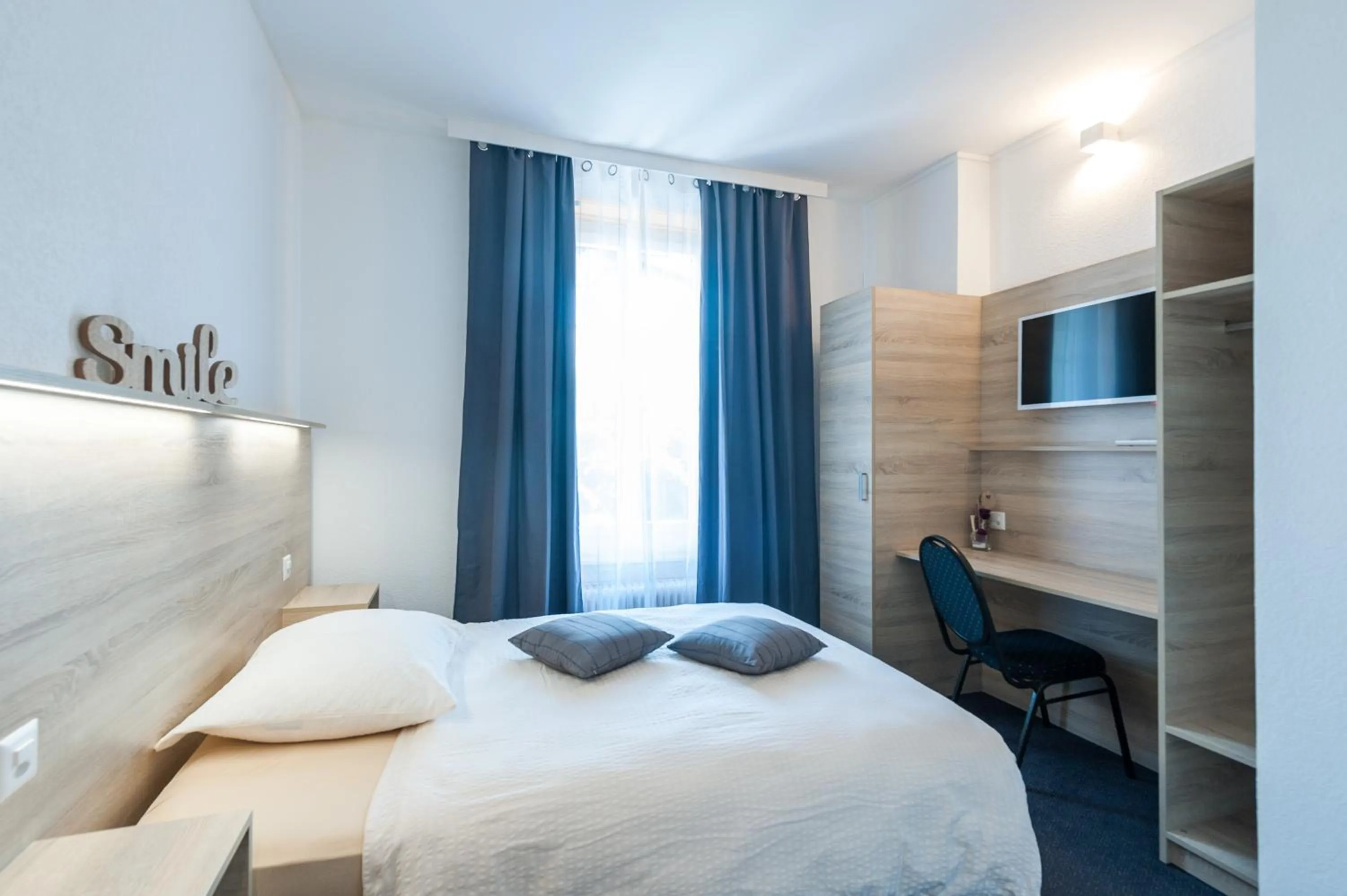 Photo of the whole room, Bed in Hotel Acacia