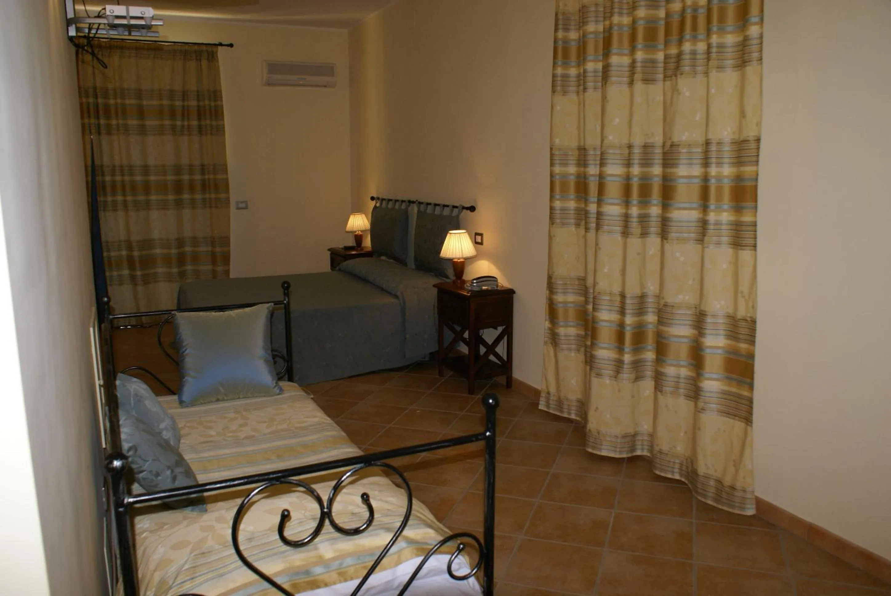 Bed in Residence Hotel La Commenda