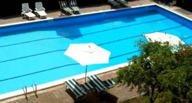 Swimming pool in Residence Hotel La Commenda