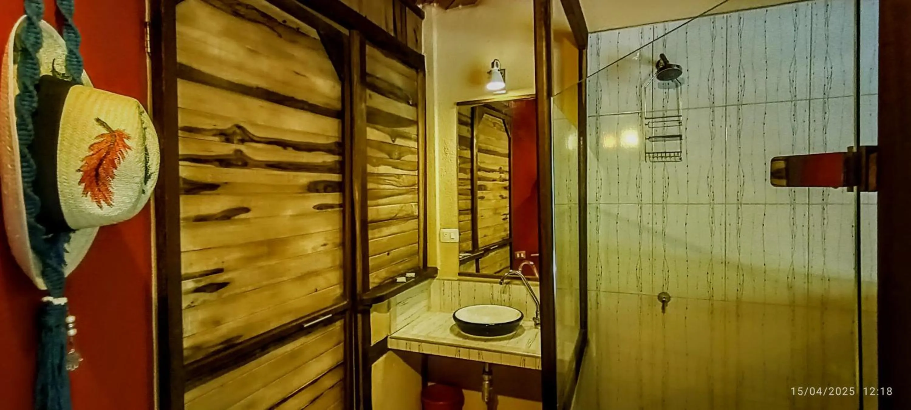 Shower in Barranquero Hotel