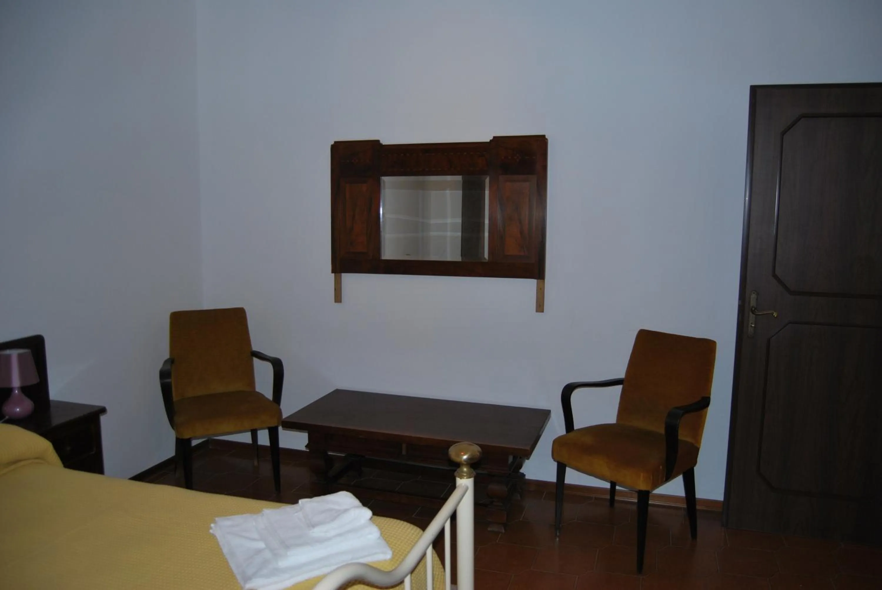 Photo of the whole room in sebante