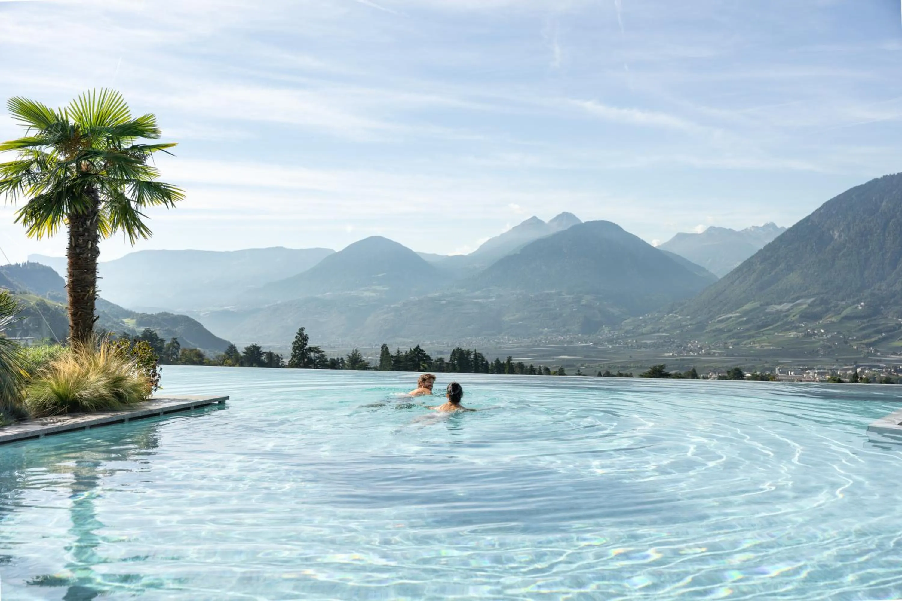 Swimming pool in Hotel Rosengarten (Schenna Resort)