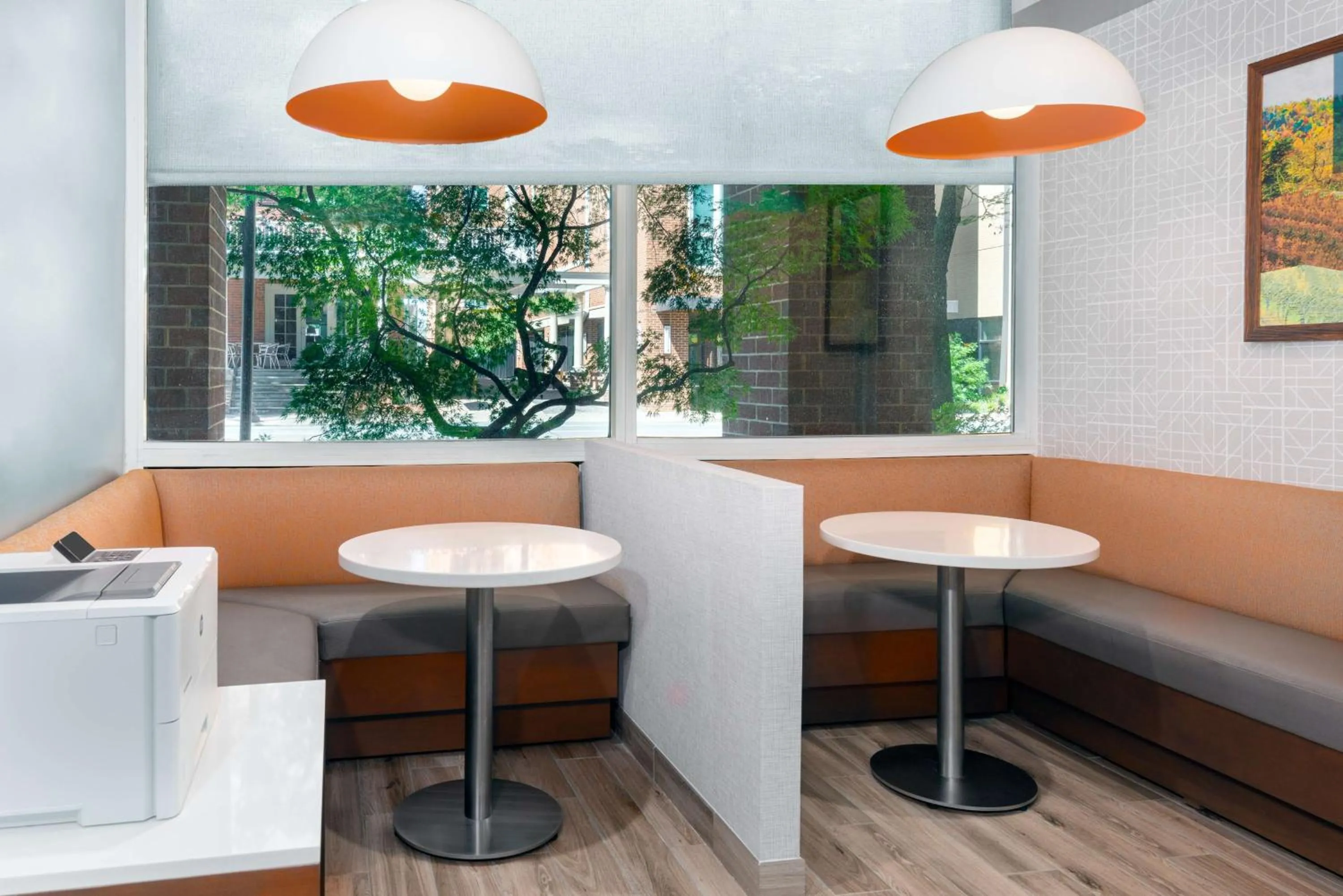 Business facilities in Hampton Inn & Suites Charlottesville at the University