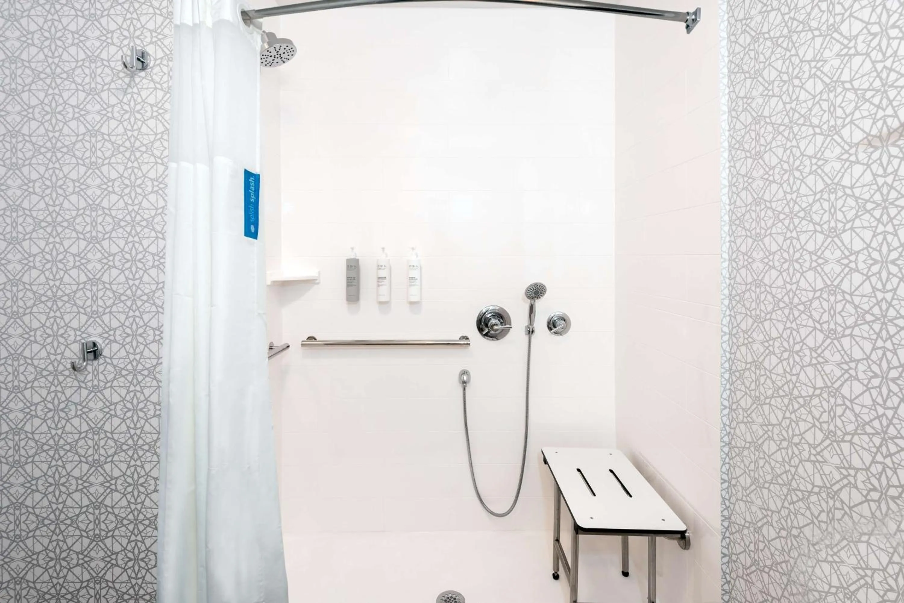 Bathroom in Hampton Inn & Suites Charlottesville at the University