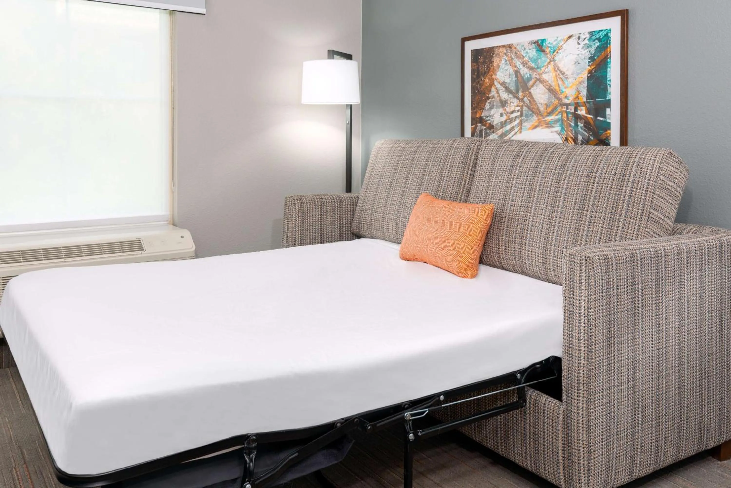 Living room in Hampton Inn & Suites Charlottesville at the University