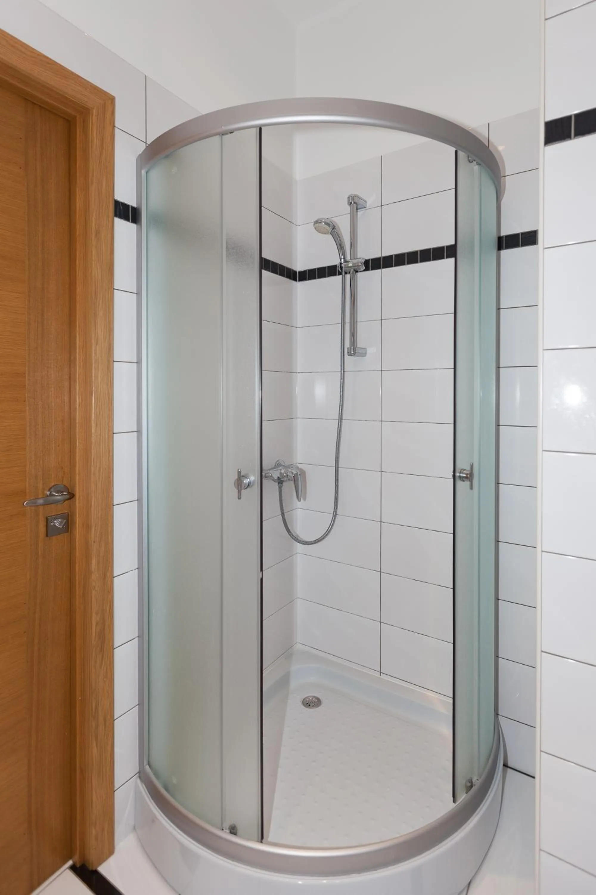 Shower in Amber Coast & Sea