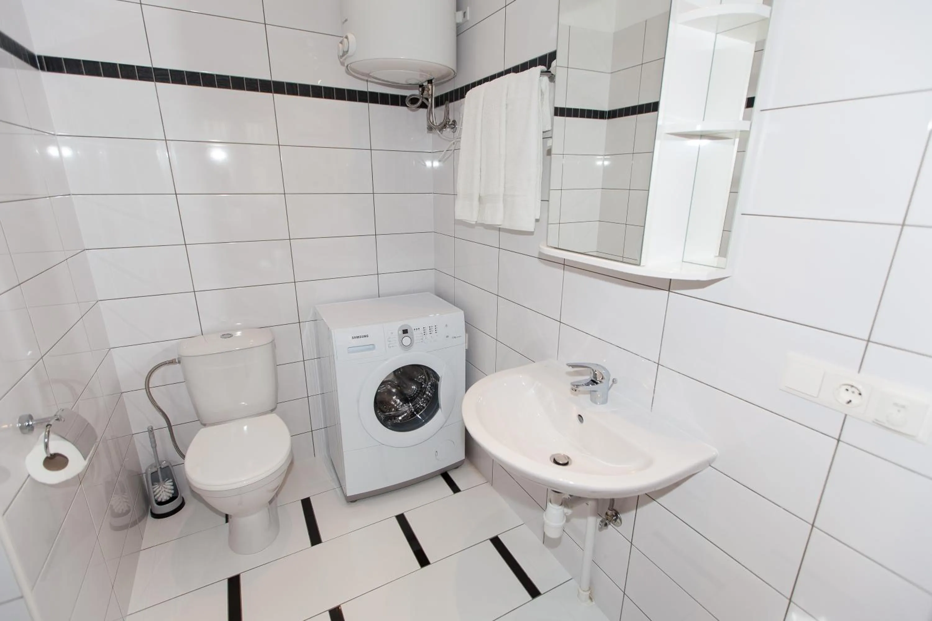 Shower in Amber Coast & Sea