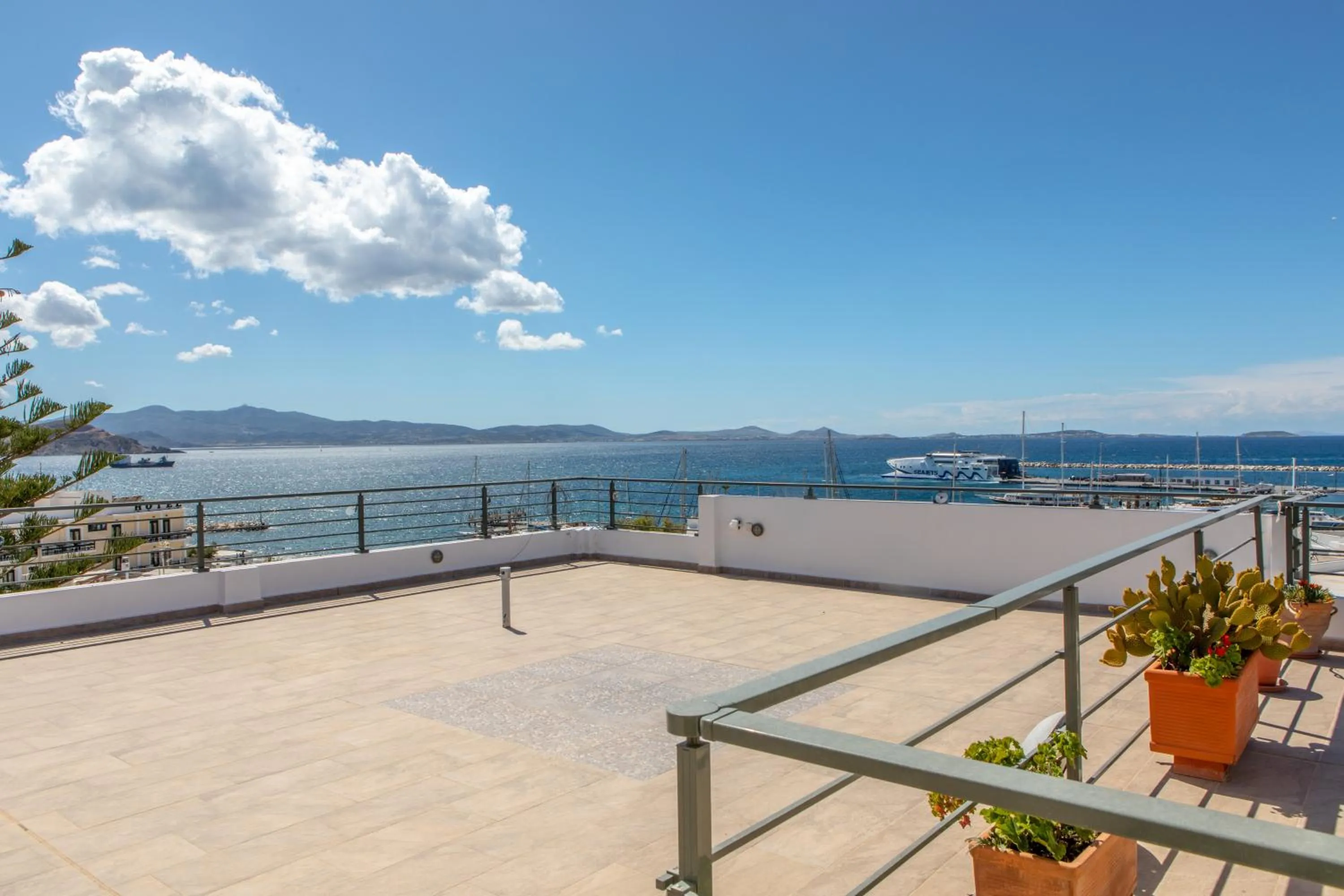 Naxos Illusion Nikos Verikokos