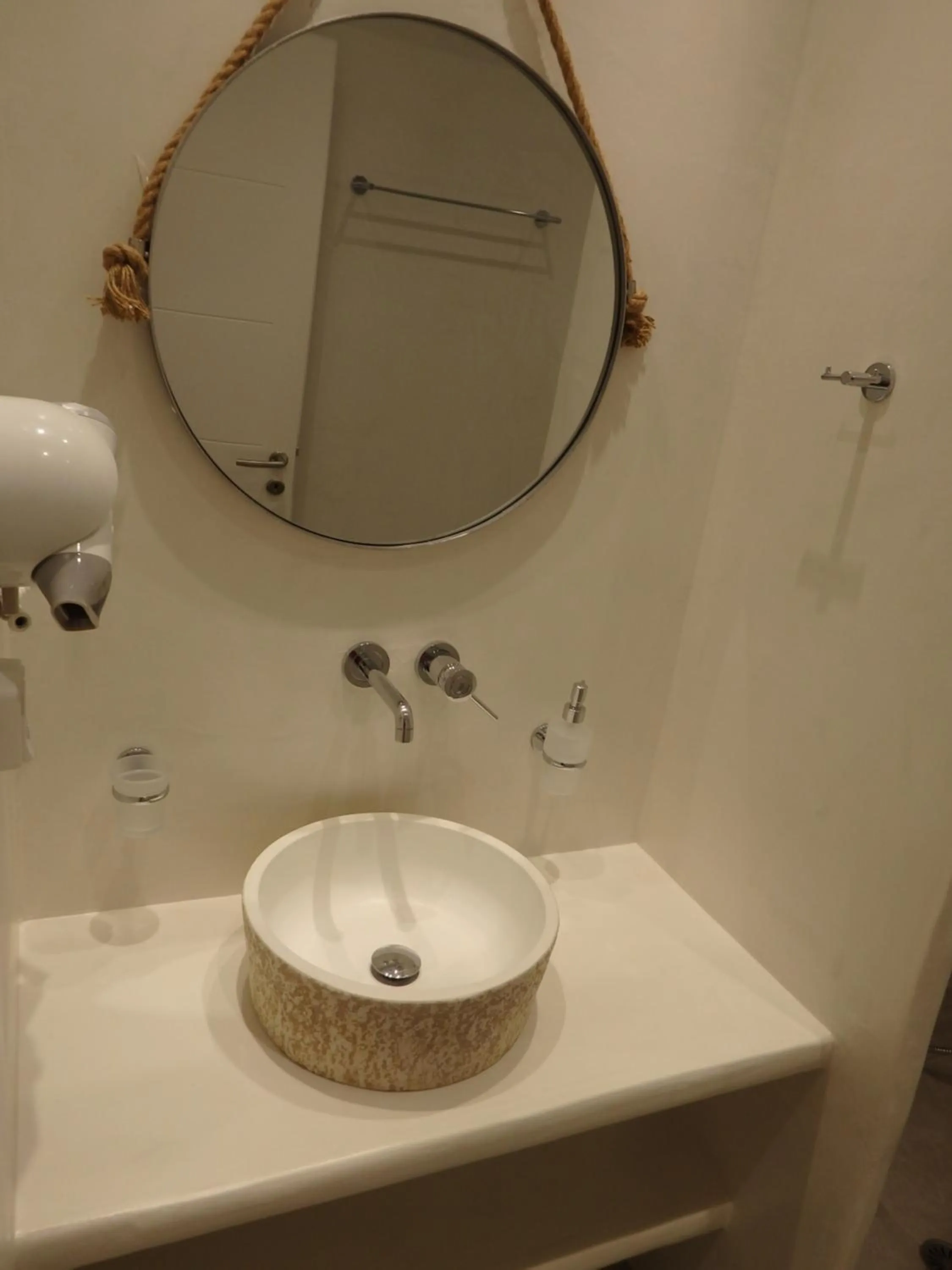 Naxos Illusion Nikos Verikokos