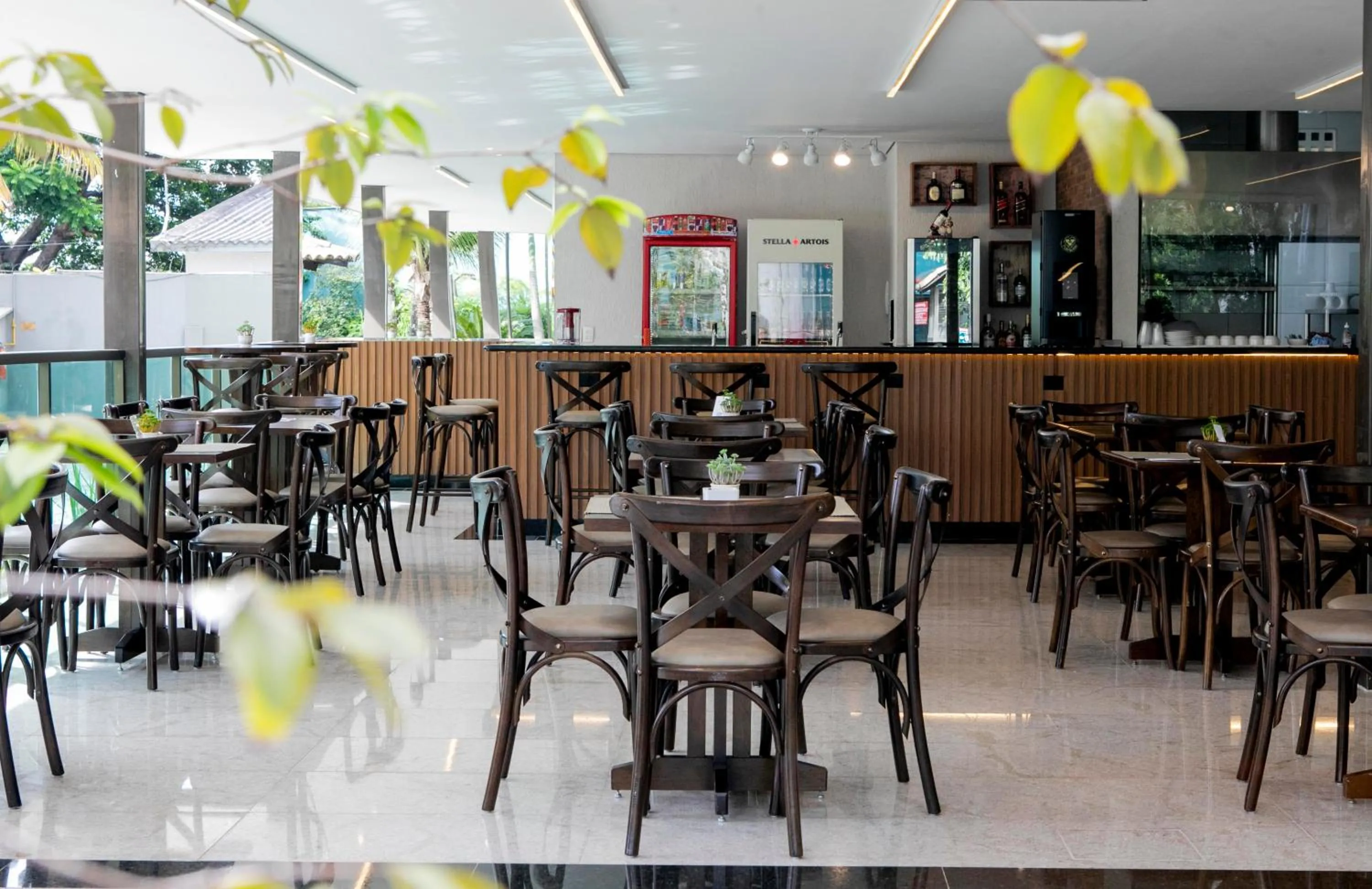 Restaurant/places to eat in Castelo Inn Hotel