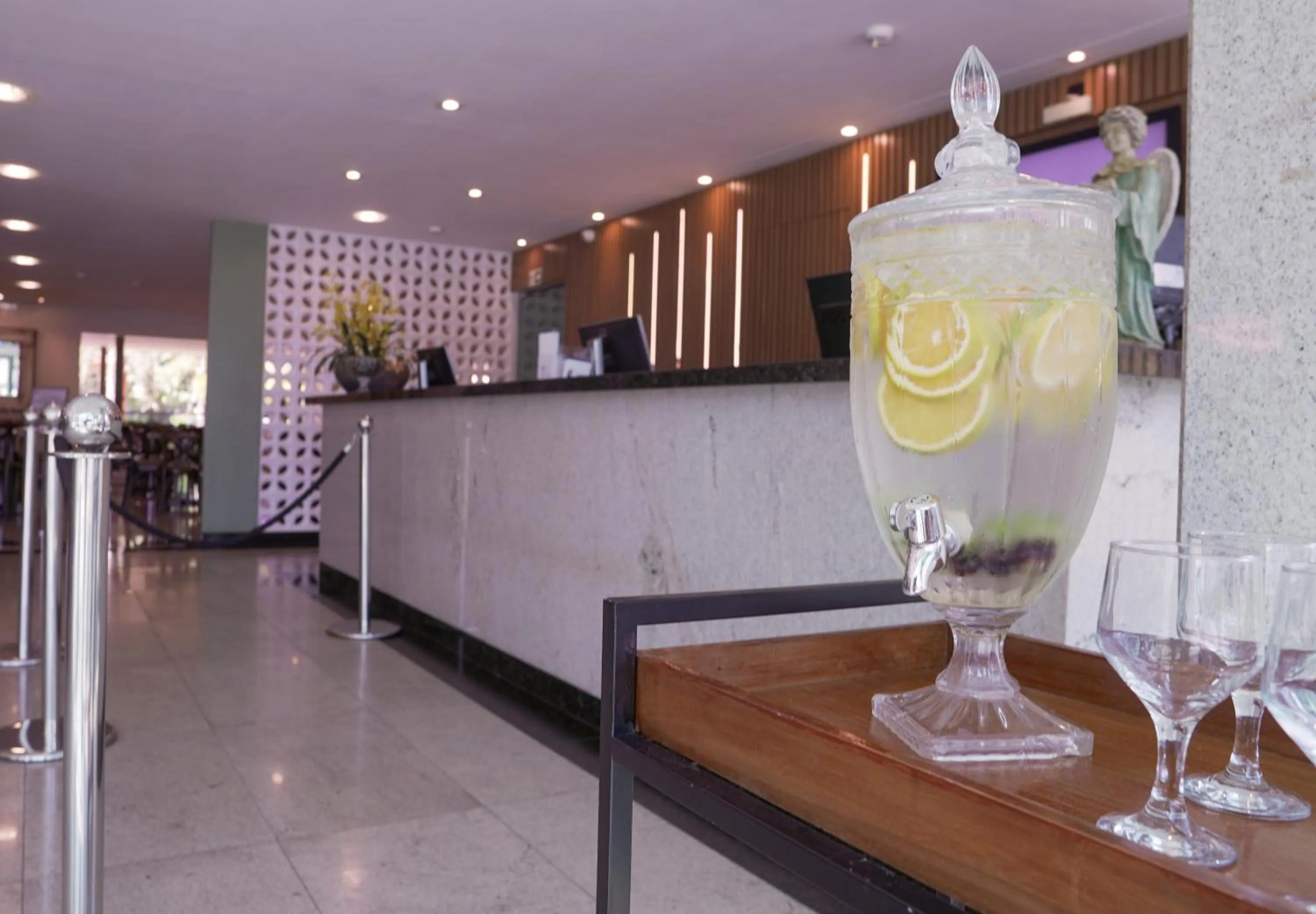 Lobby or reception in Castelo Inn Hotel