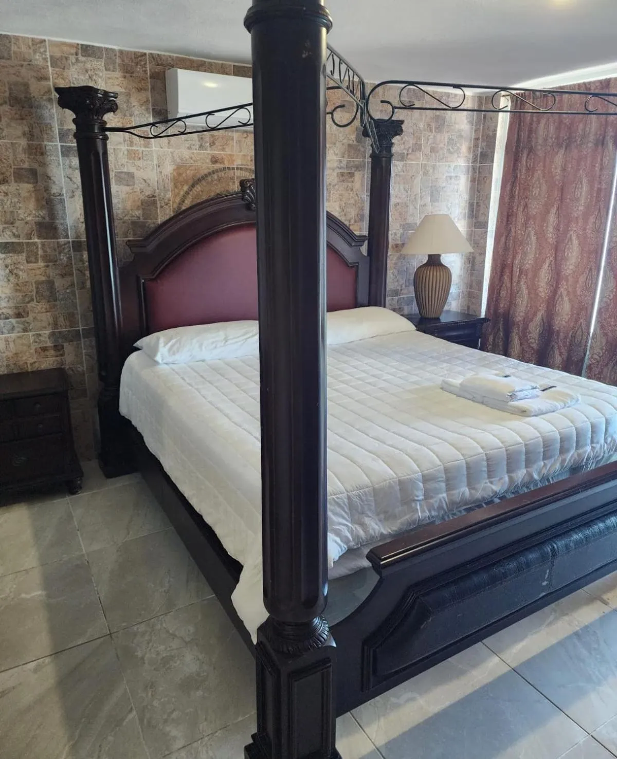 Bed in Hotel Colombus