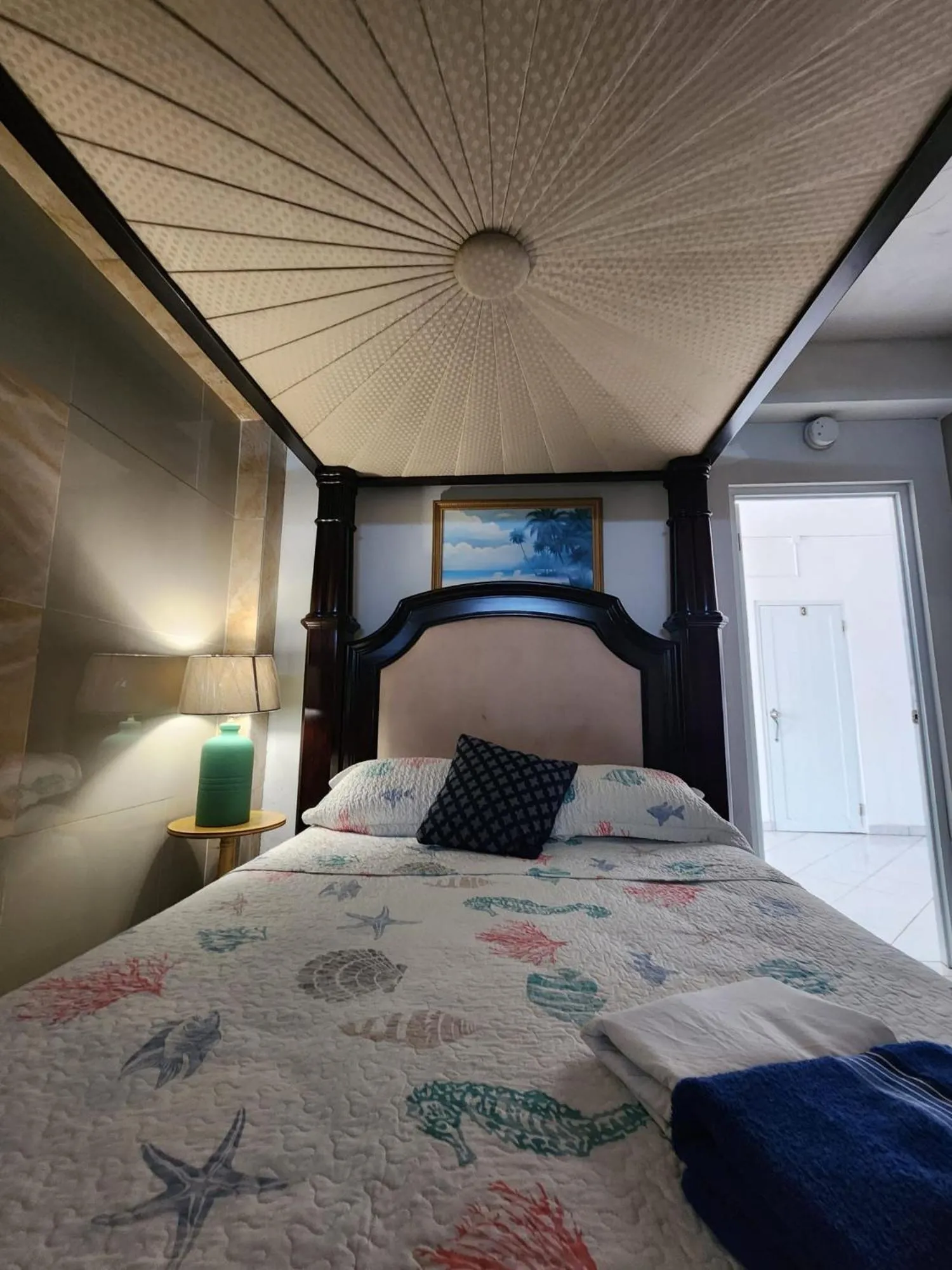 Bed in Hotel Colombus