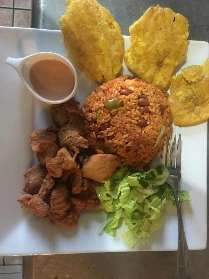 Restaurant/places to eat in Hotel Colombus