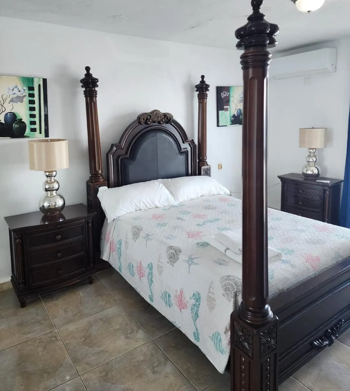 Bed in Hotel Colombus