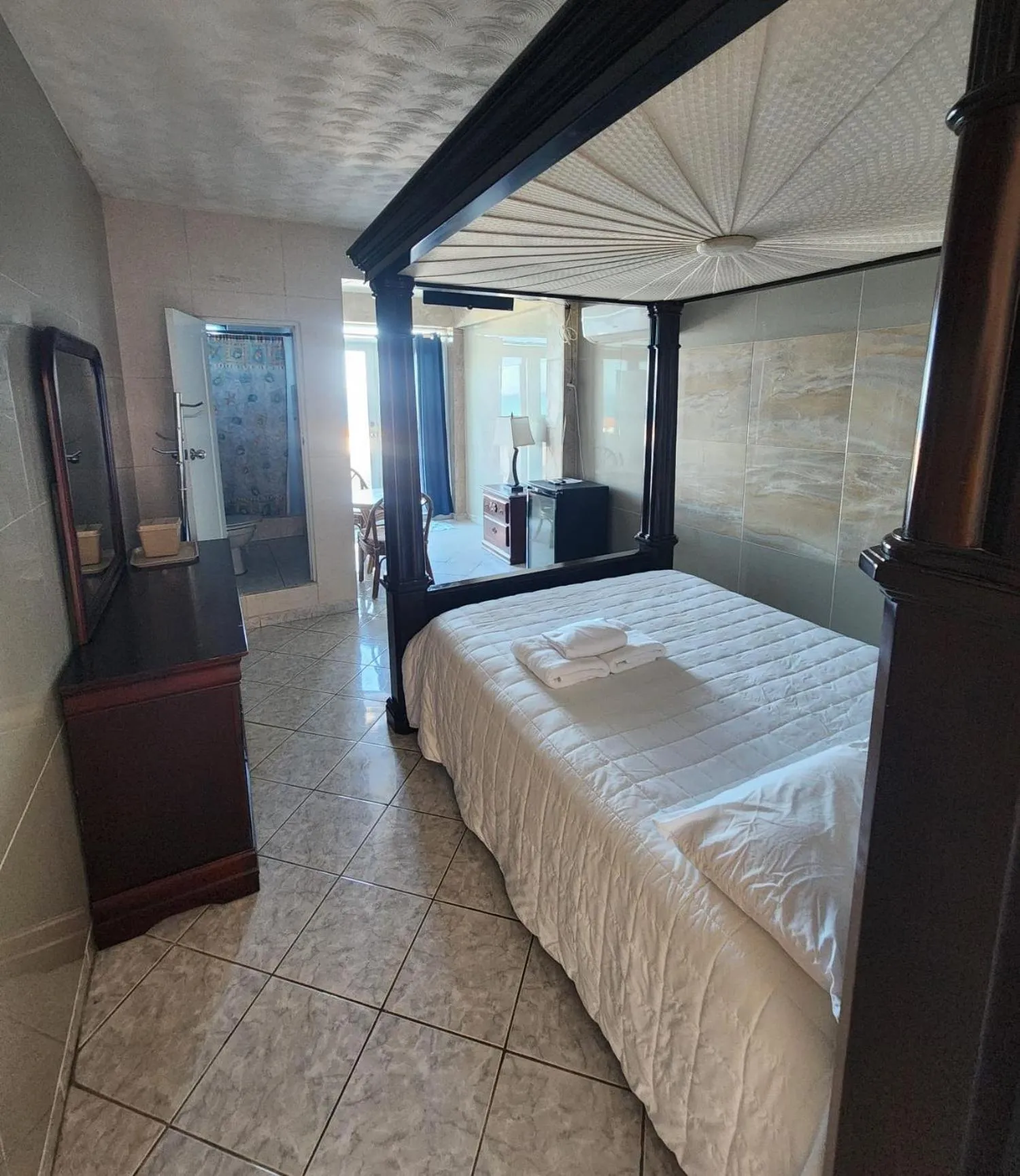 Bed in Hotel Colombus