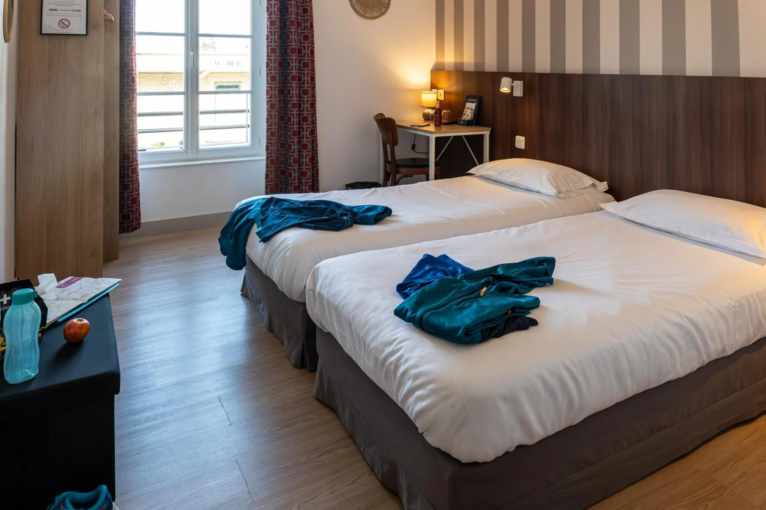 Bedroom, Bed in Hôtel Océan Dinan