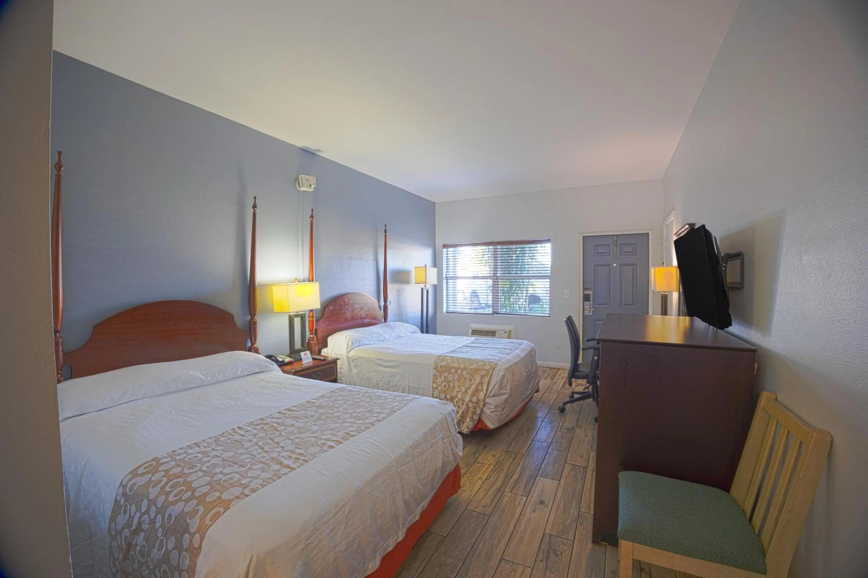 Bedroom, Bed in Sunrise Inn by OYO Titusville FL