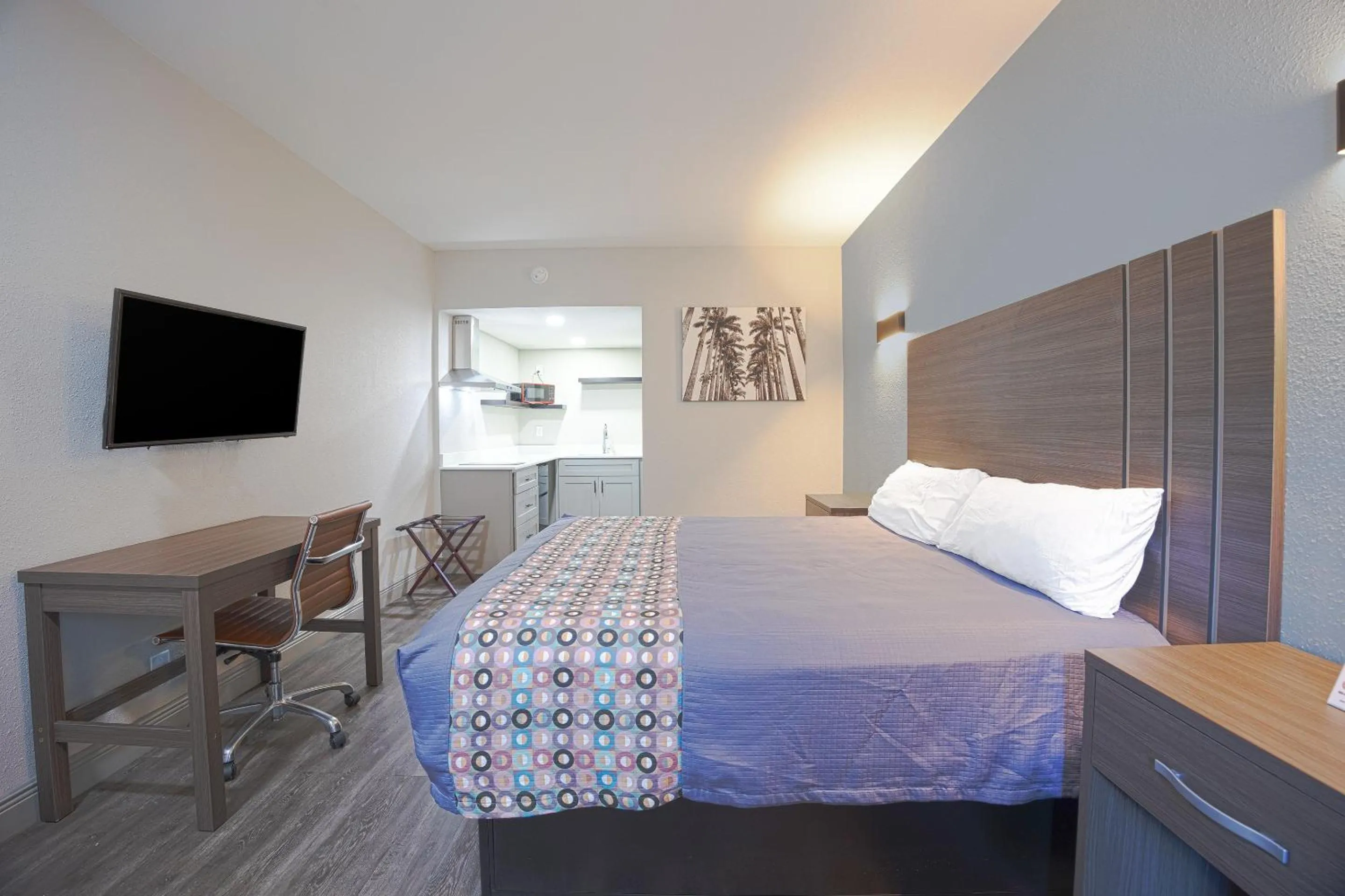 Bedroom, Bed in Sunrise Inn by OYO Titusville FL