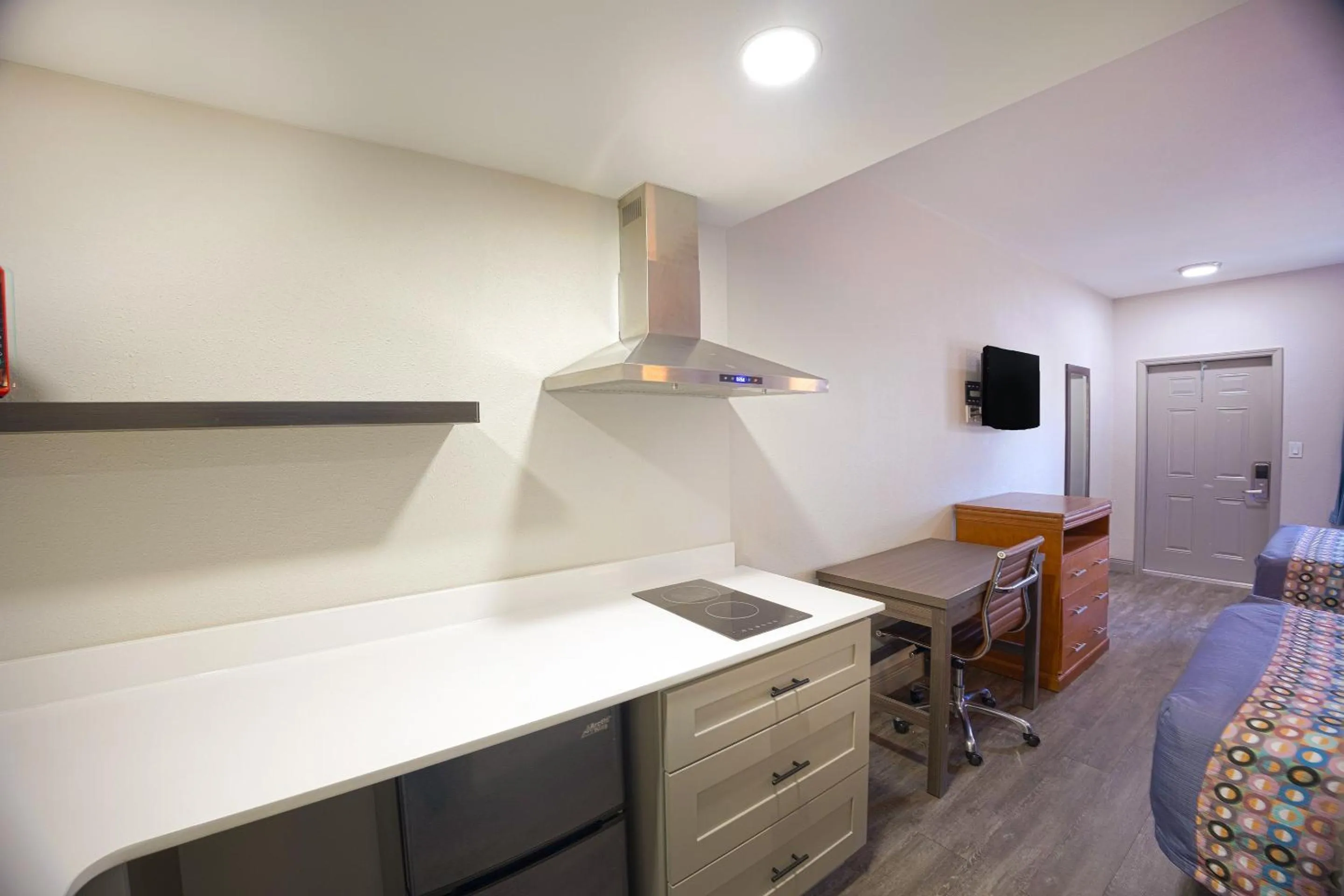 Bedroom in Sunrise Inn by OYO Titusville FL