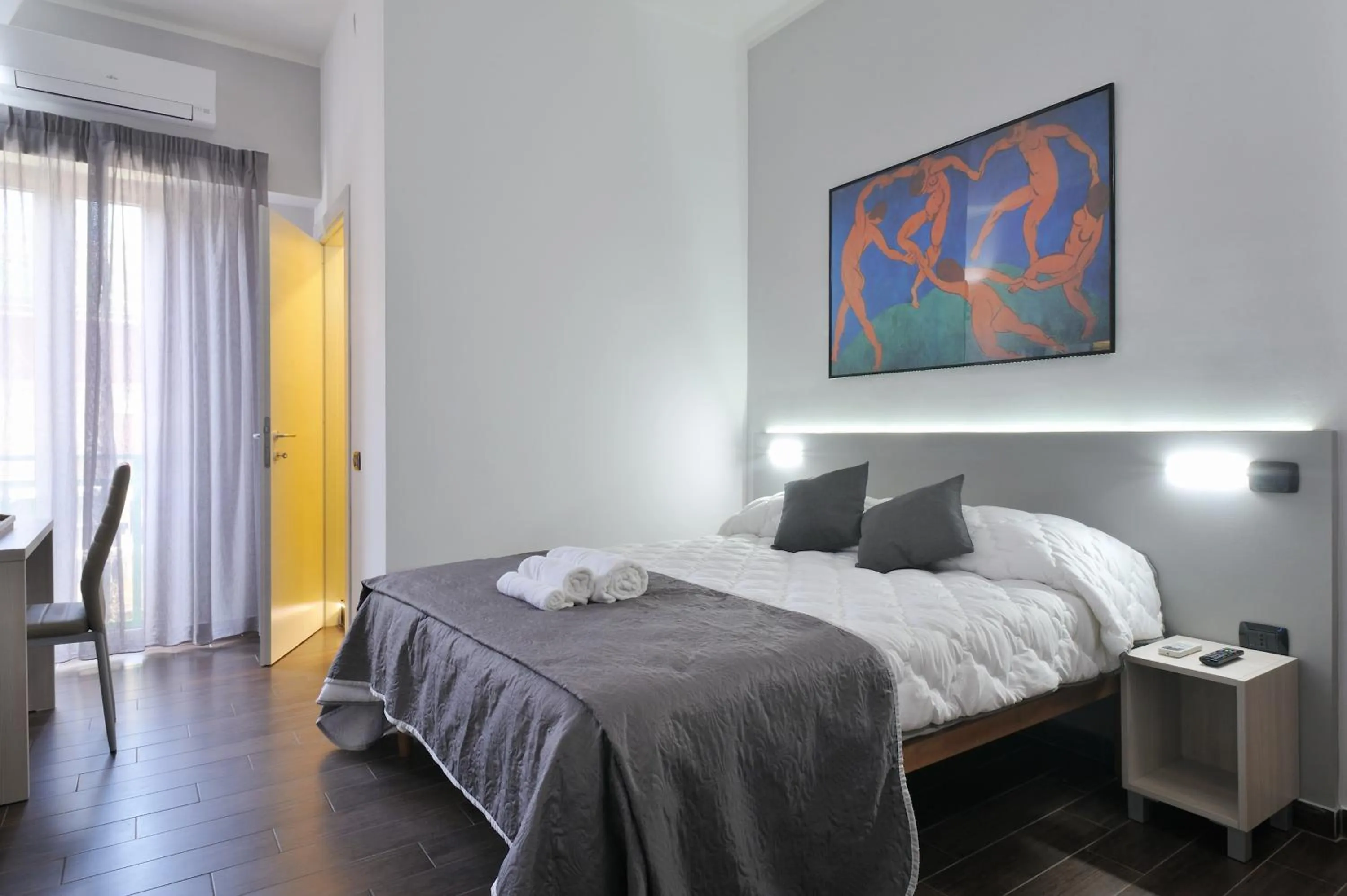 Photo of the whole room, Bed in B&B Il Bacio di Napoli