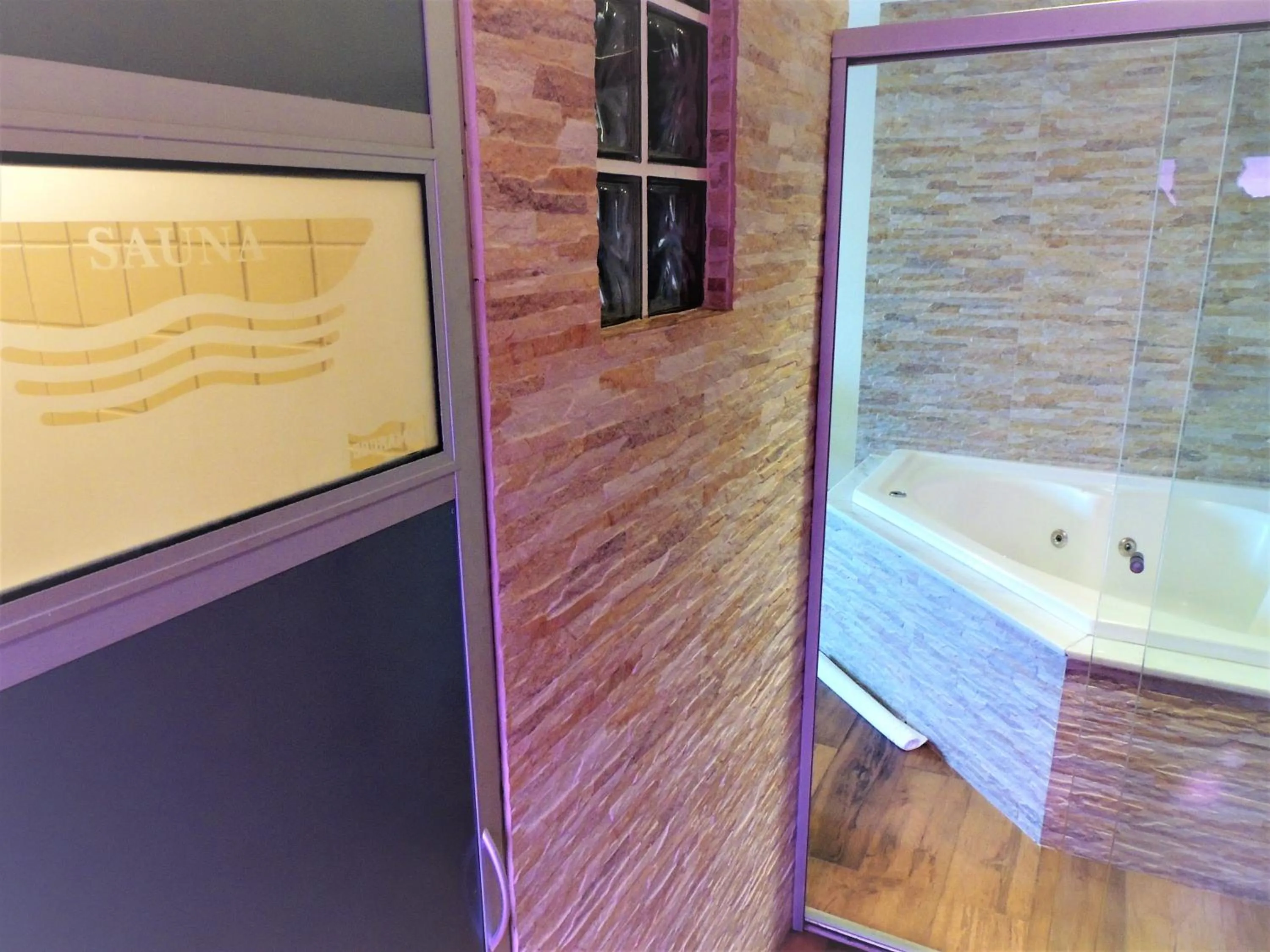 Sauna in Mondrian Suite Hotel