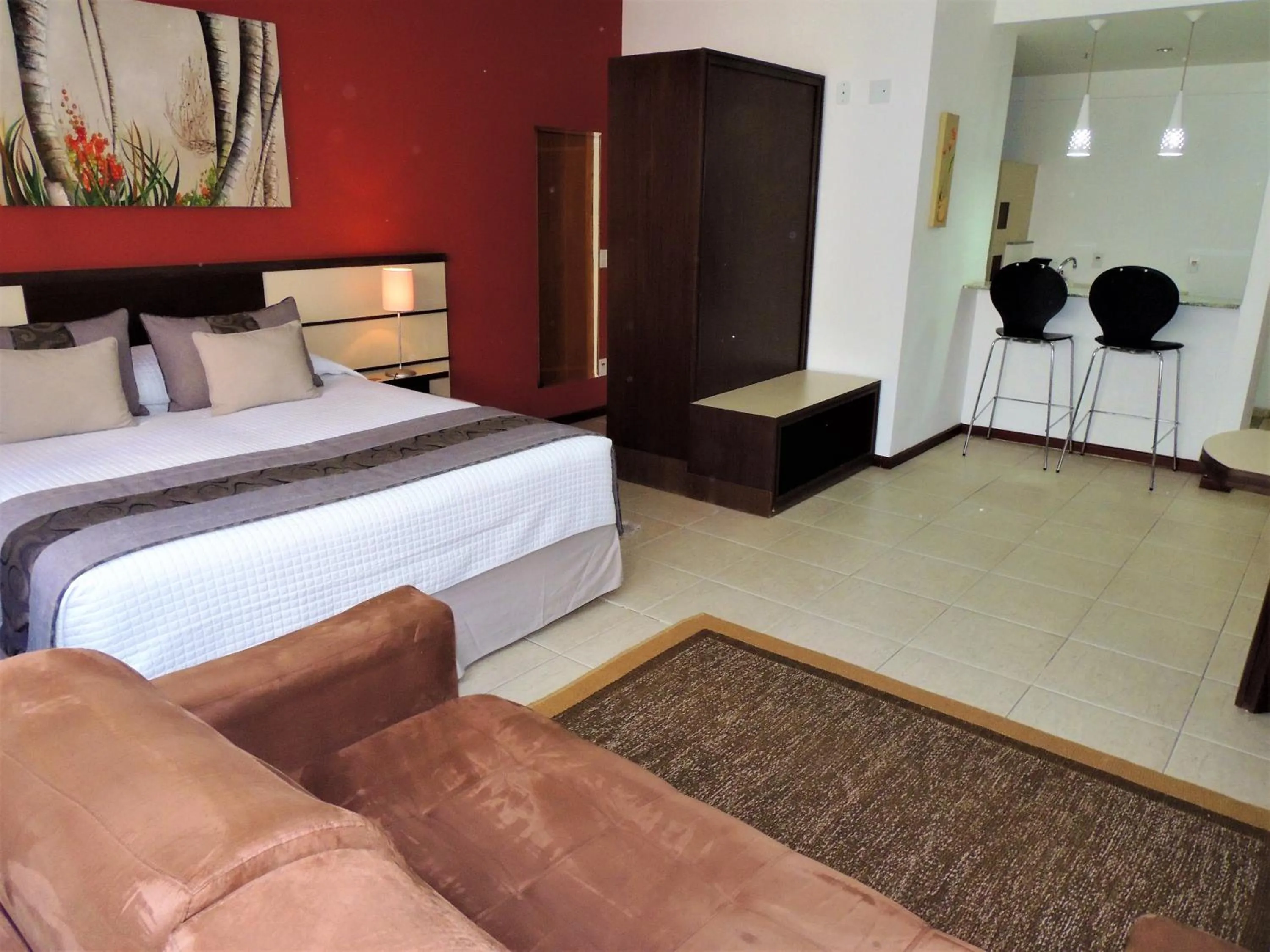 Bedroom, Bed in Mondrian Suite Hotel