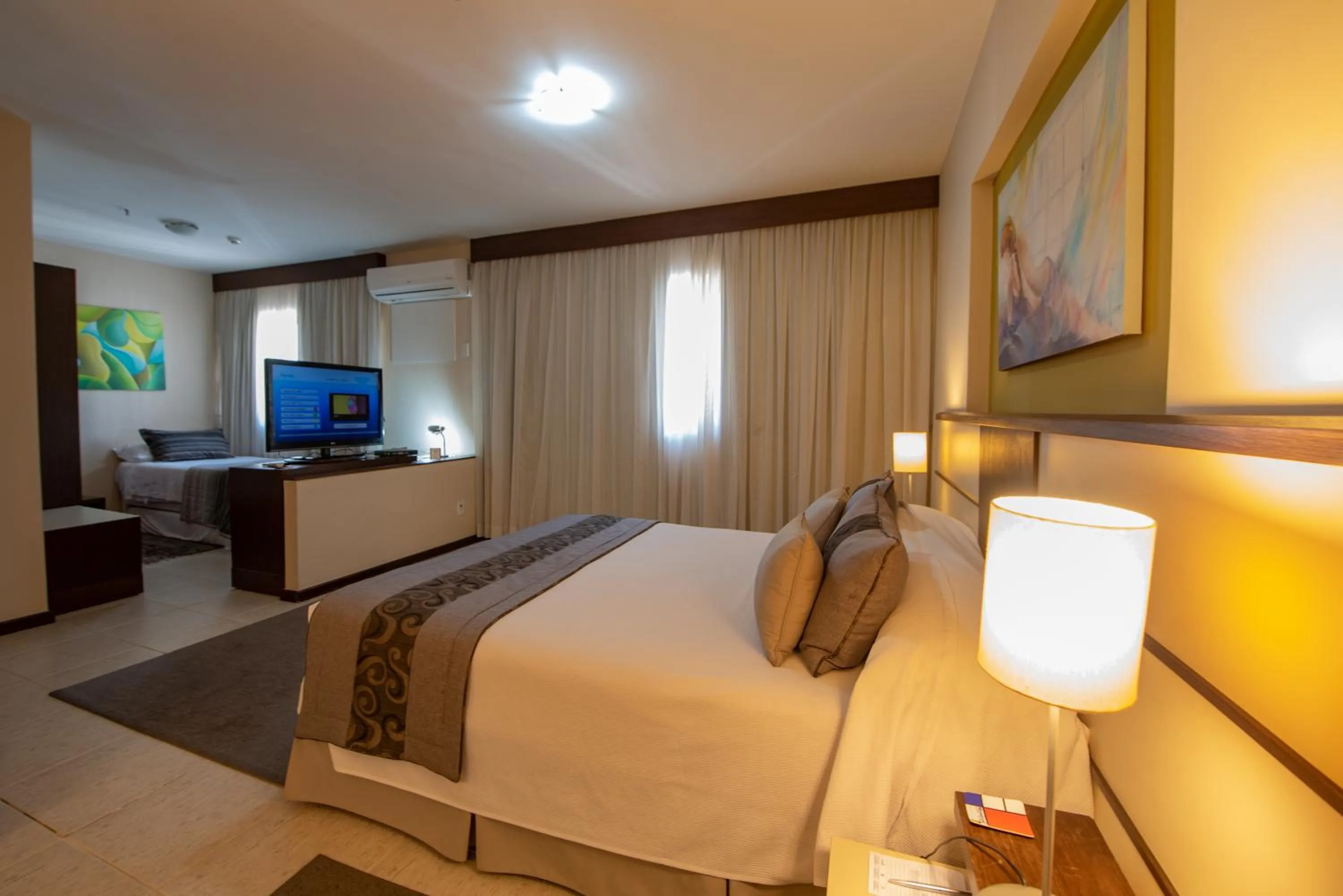 Bedroom, Bed in Mondrian Suite Hotel