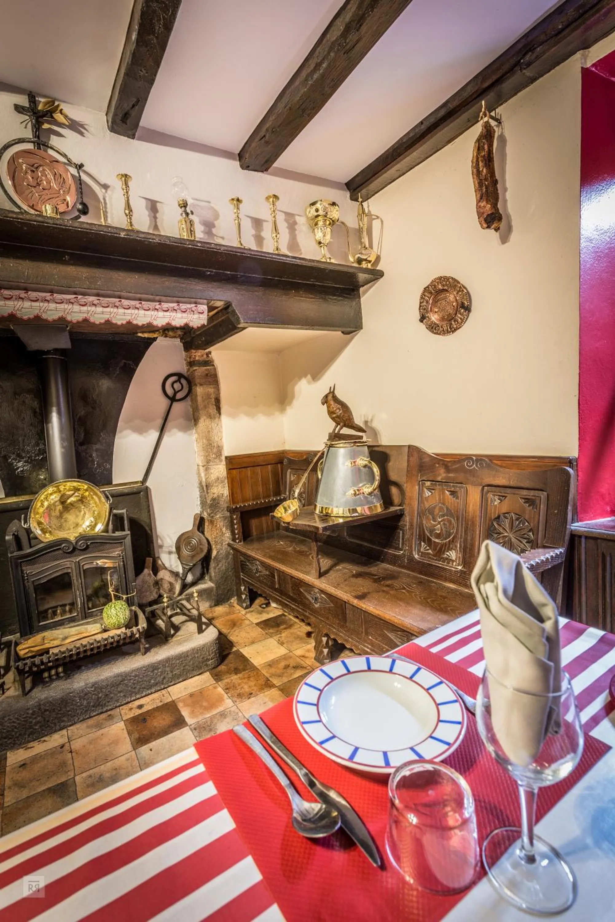 Lounge or bar in Logis Hotel Erreguina