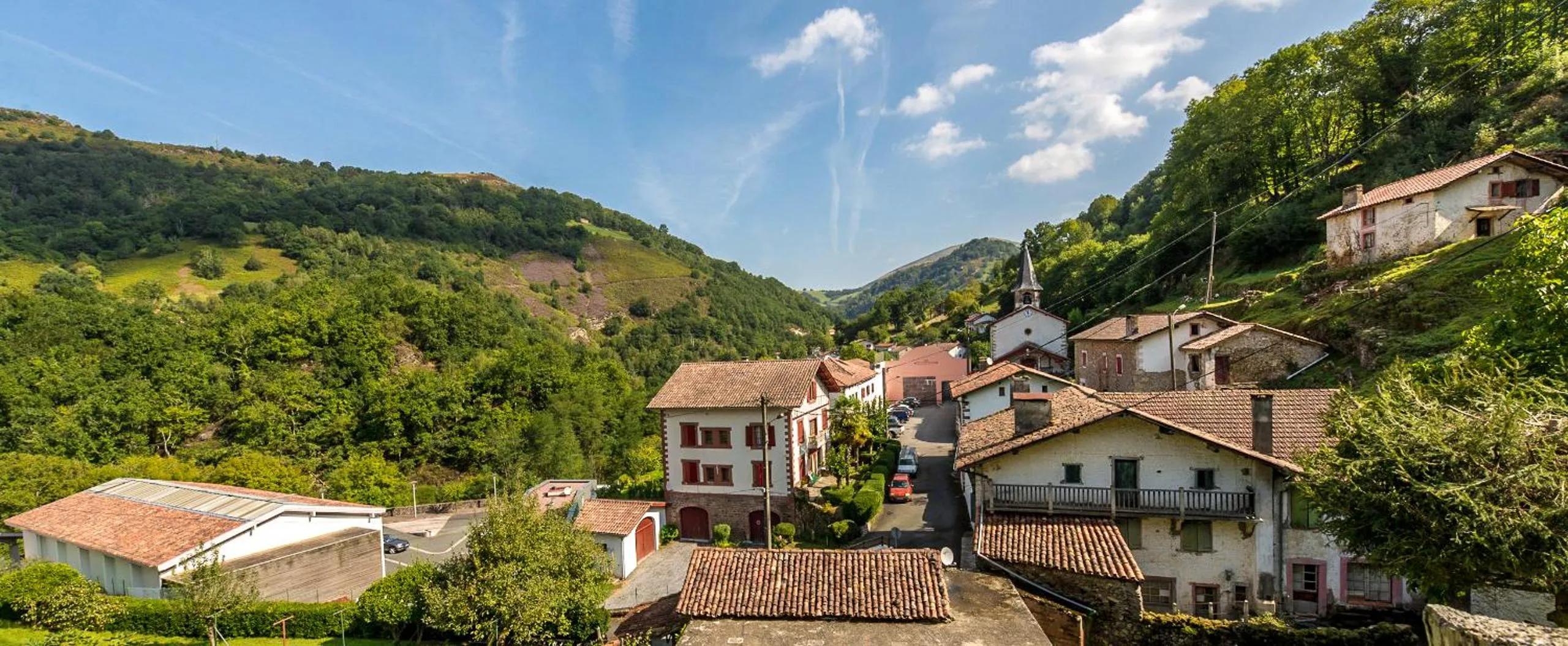 Restaurant/places to eat in Logis Hotel Erreguina