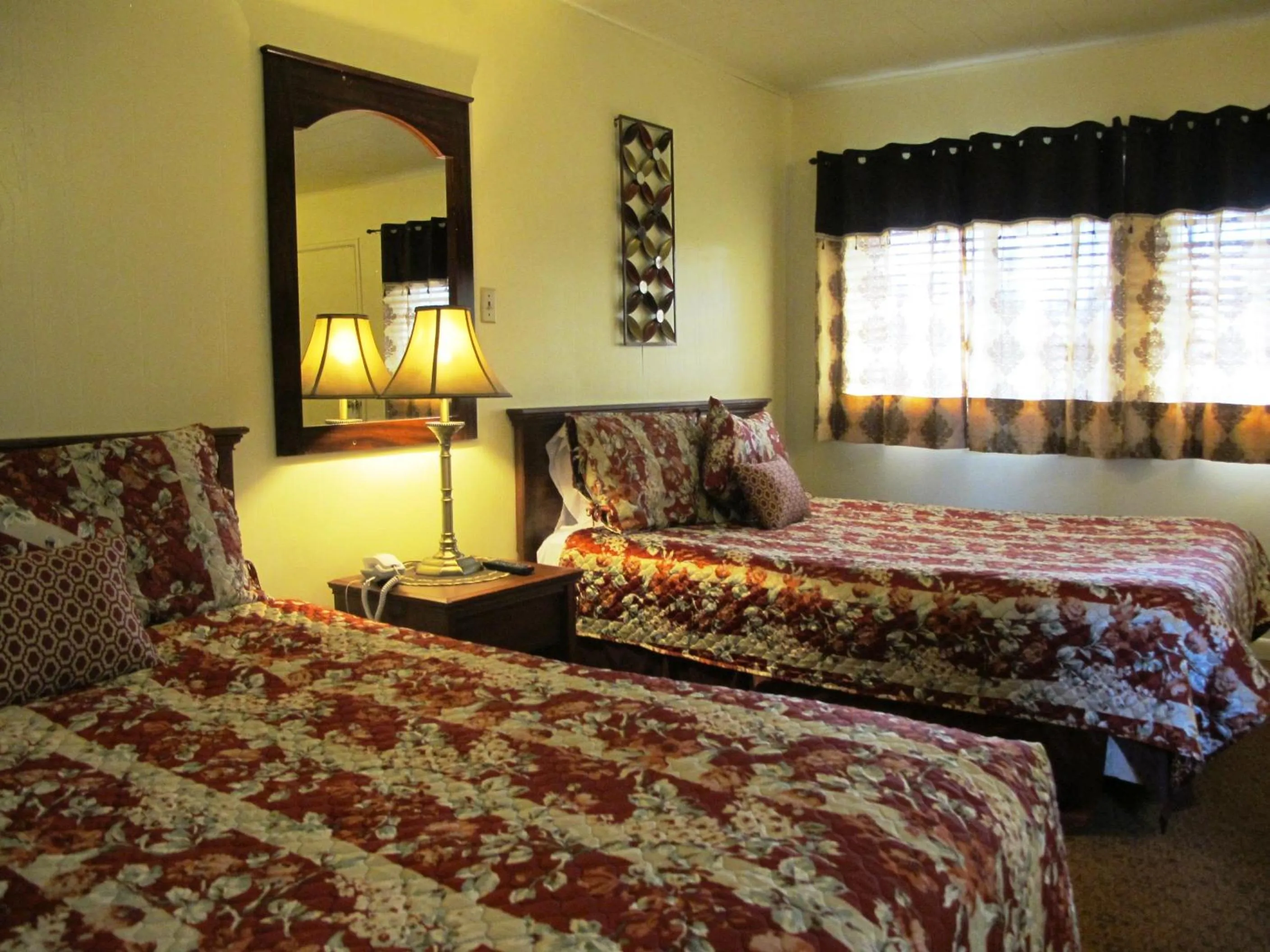 Bed in Sonoma Lodge