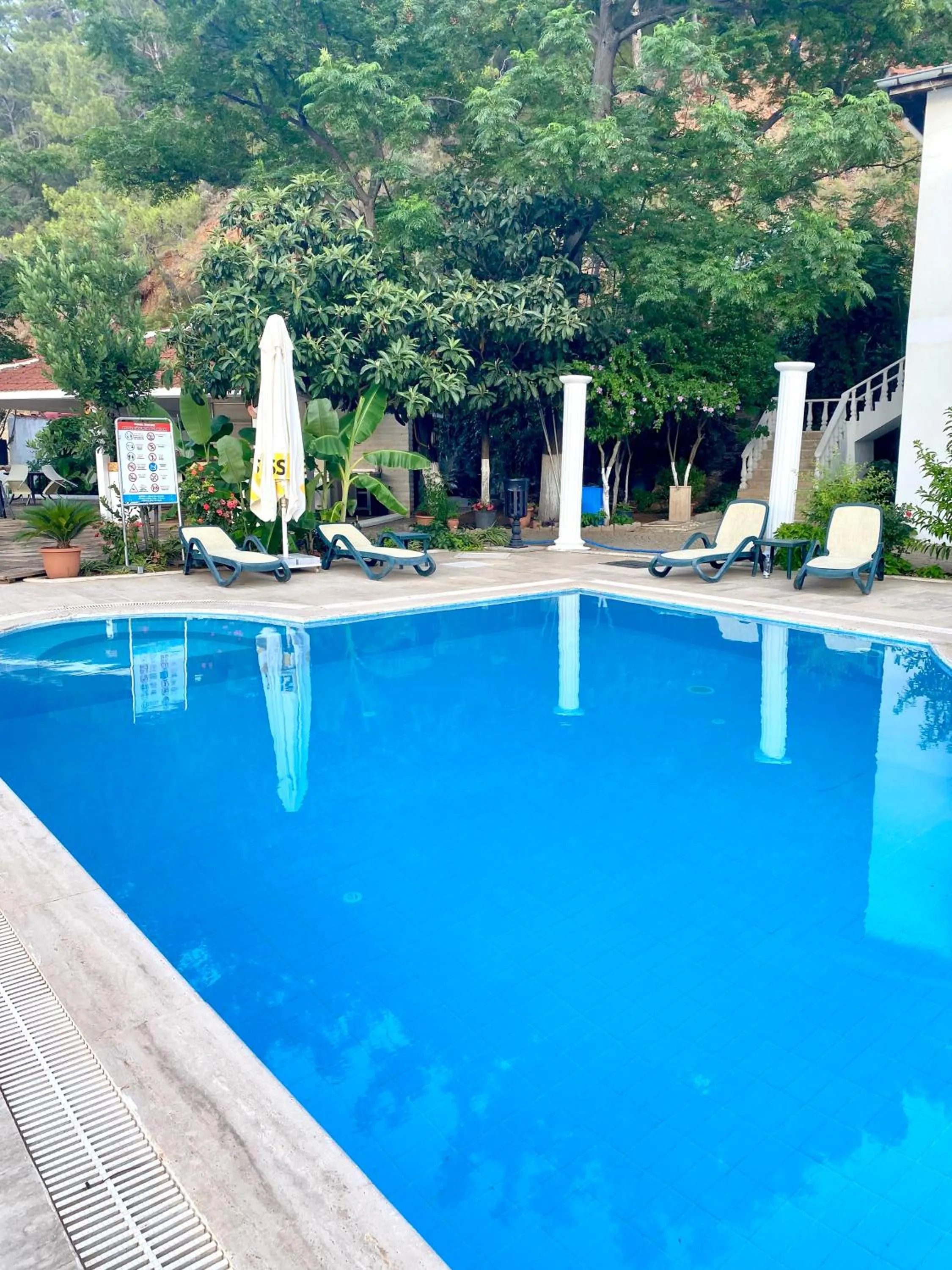 Swimming pool in Ford Hotel