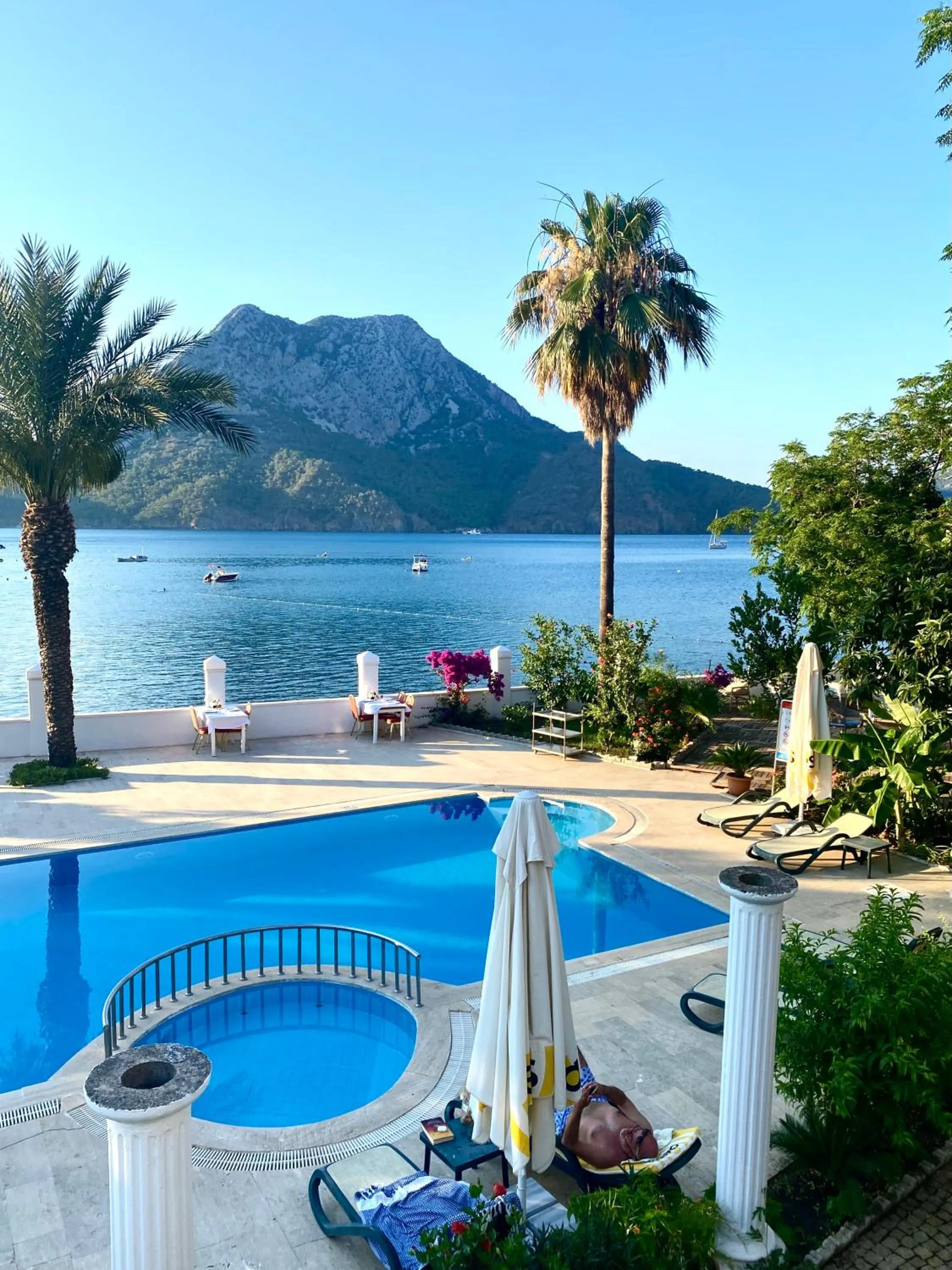 Pool view in Ford Hotel