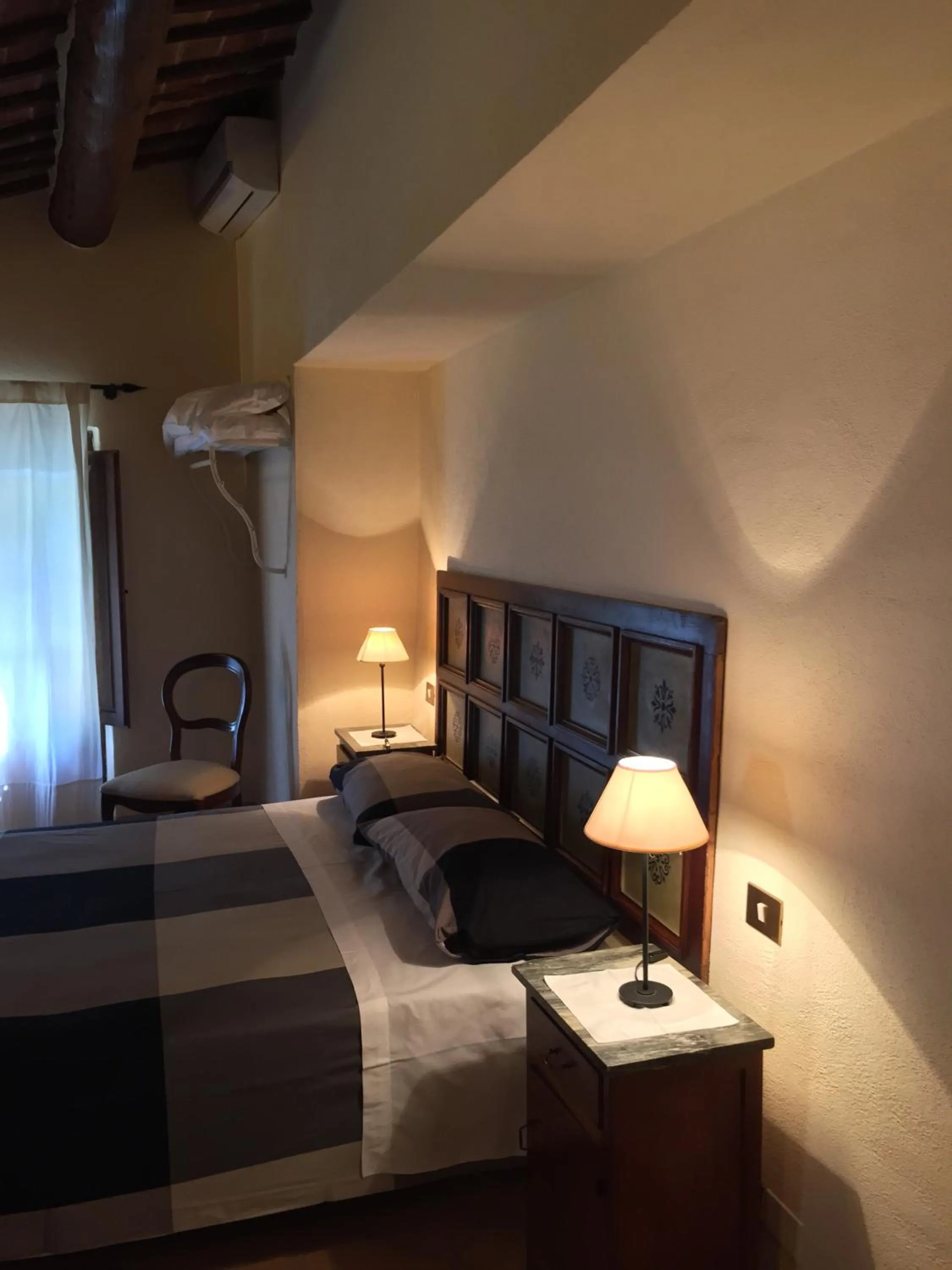 Decorative detail, Bed in Locanda Petrella