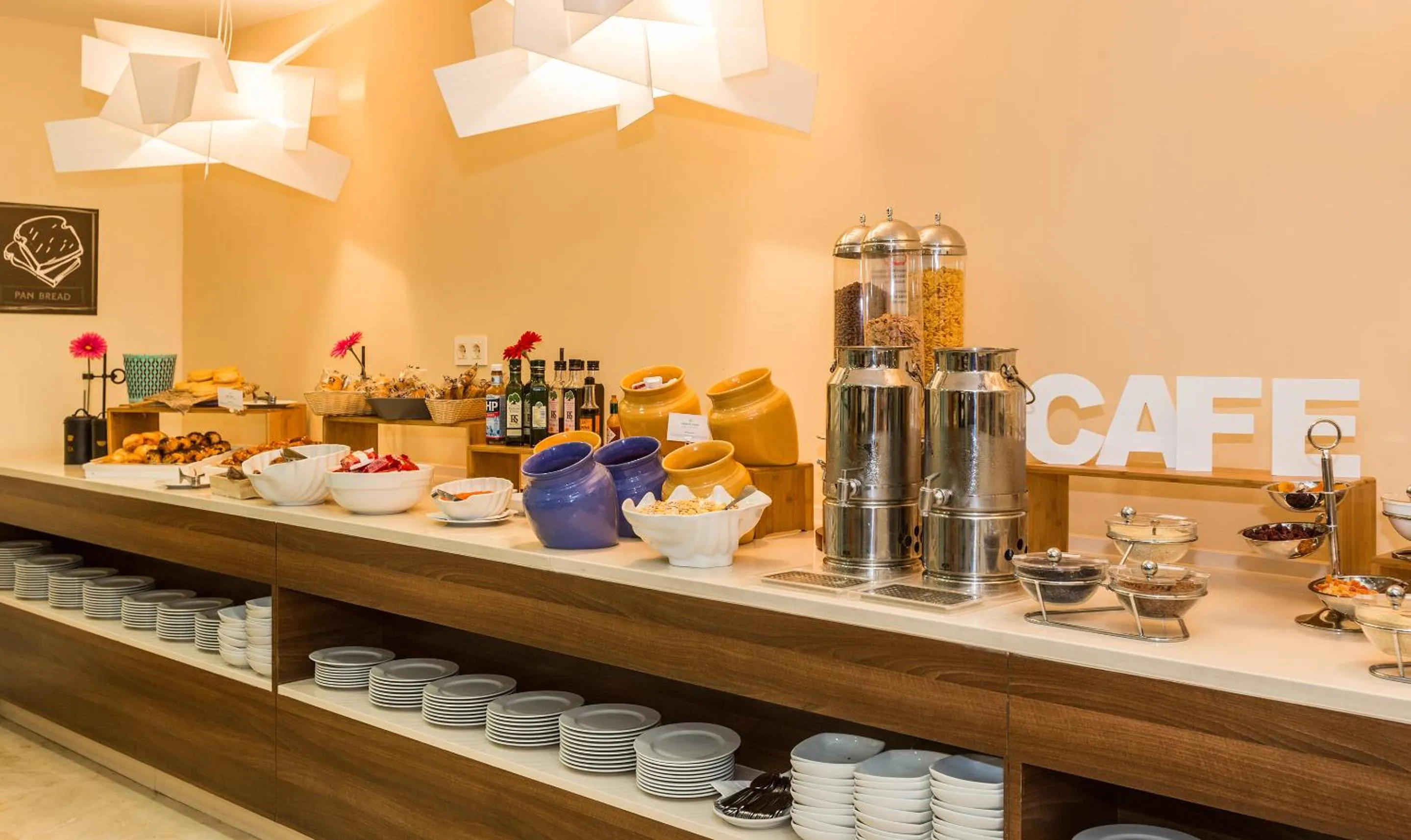 Restaurant/places to eat in Ona Valle Romano Golf & Resort