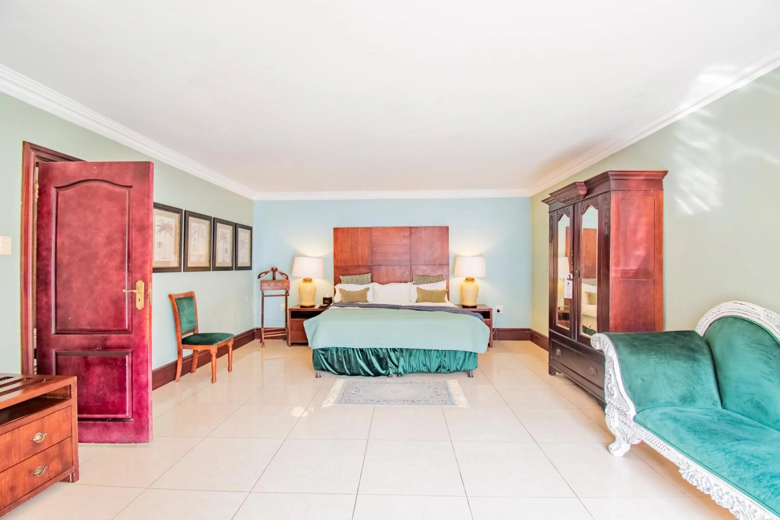 Bed in Emakhosini Boutique Hotel