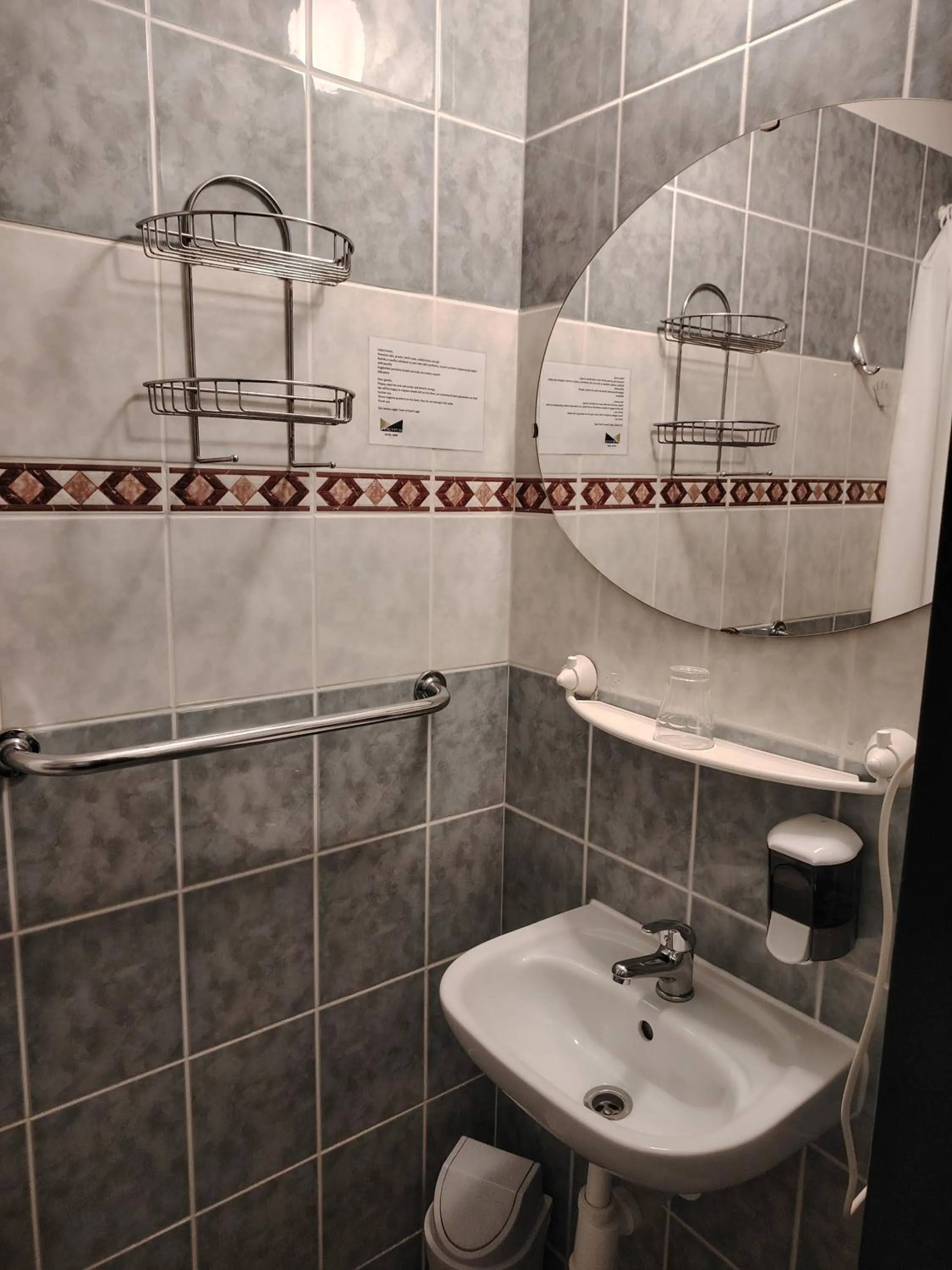 Bathroom in Hotel Legie