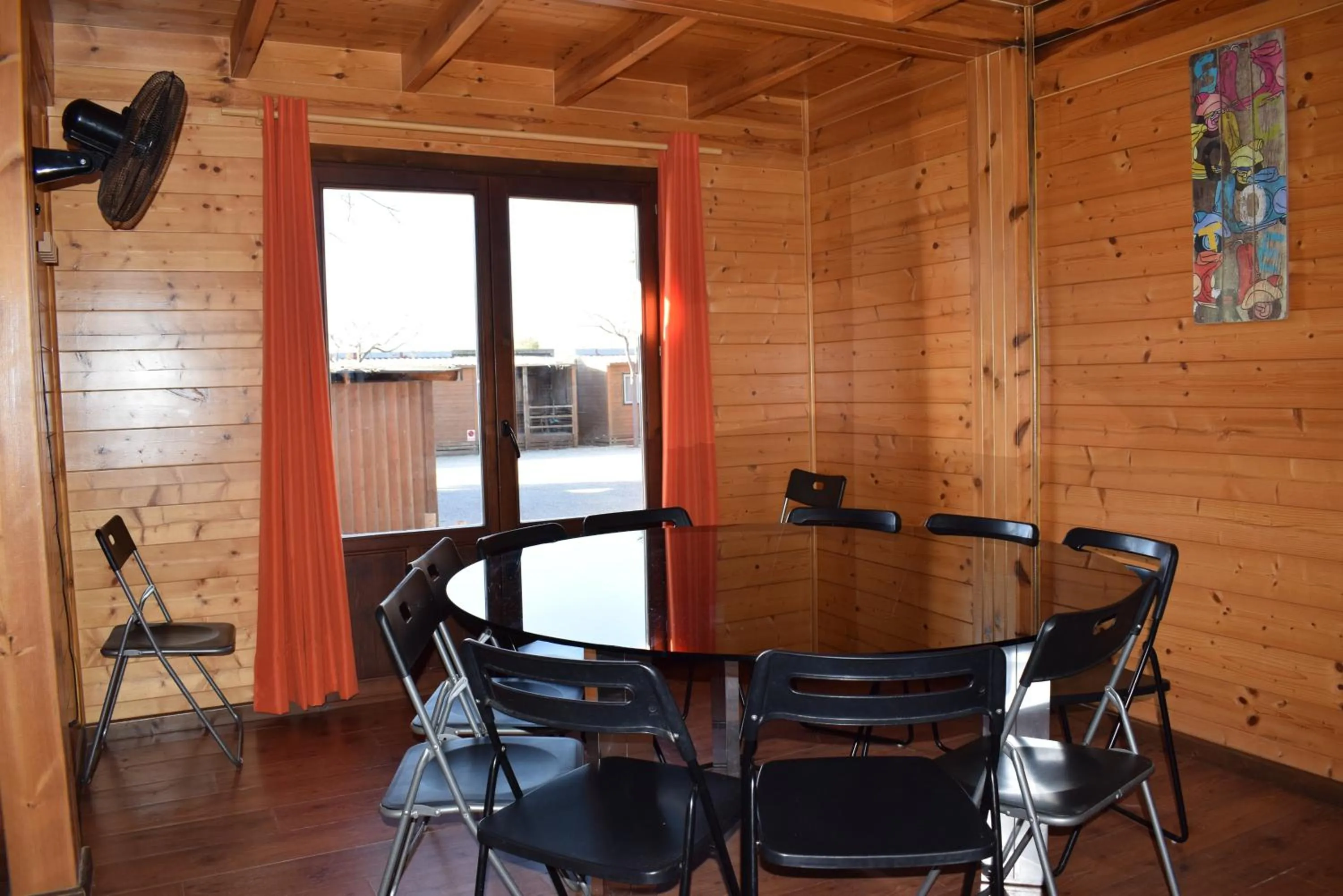 Dining area in Bungalows Park Albufera