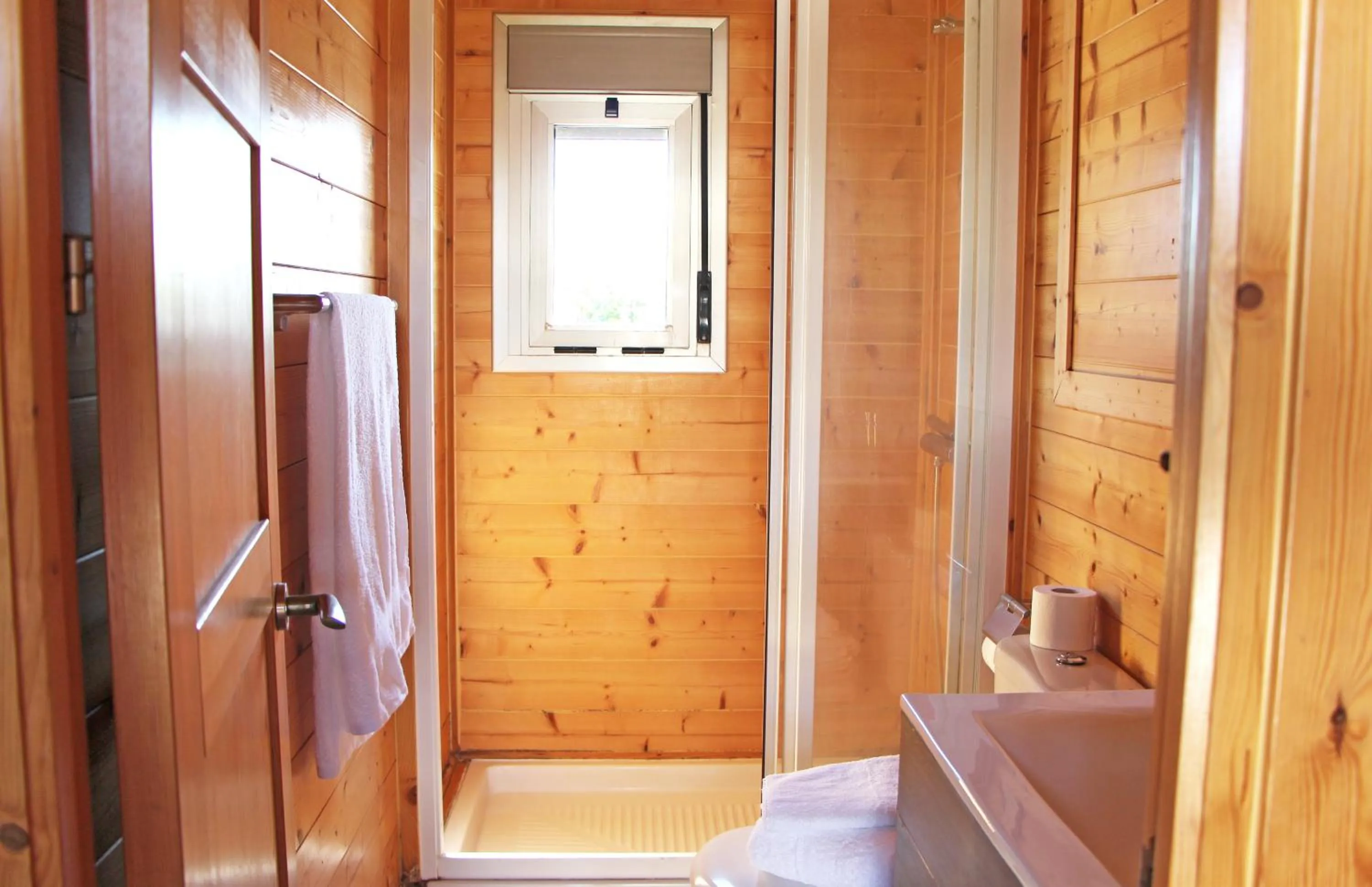 Bathroom in Bungalows Park Albufera