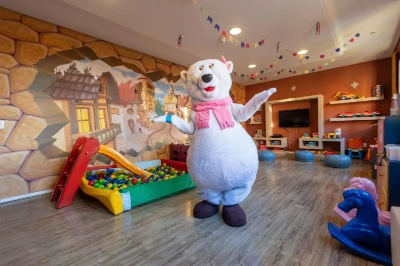 Entertainment in Hotel Serra Nevada