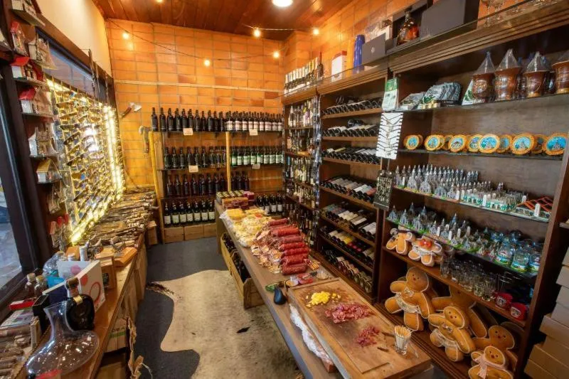 Shopping Area in Hotel Serra Nevada