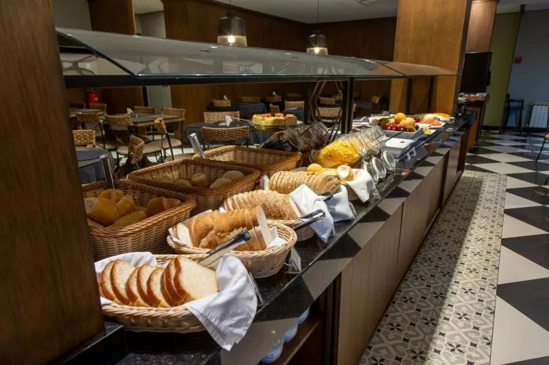 Restaurant/places to eat in Hotel Serra Nevada